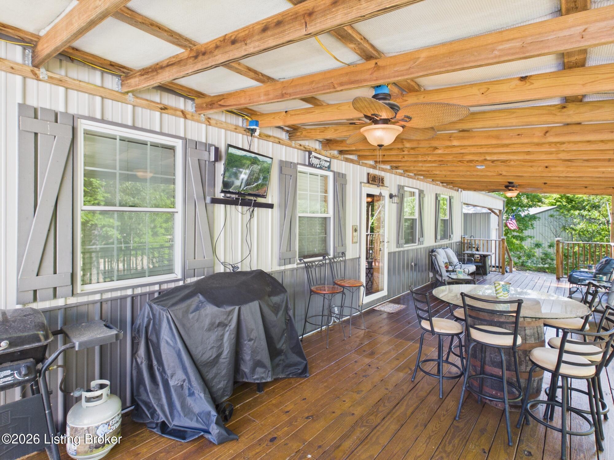 1520 Ambassador Loop Property Photo 9