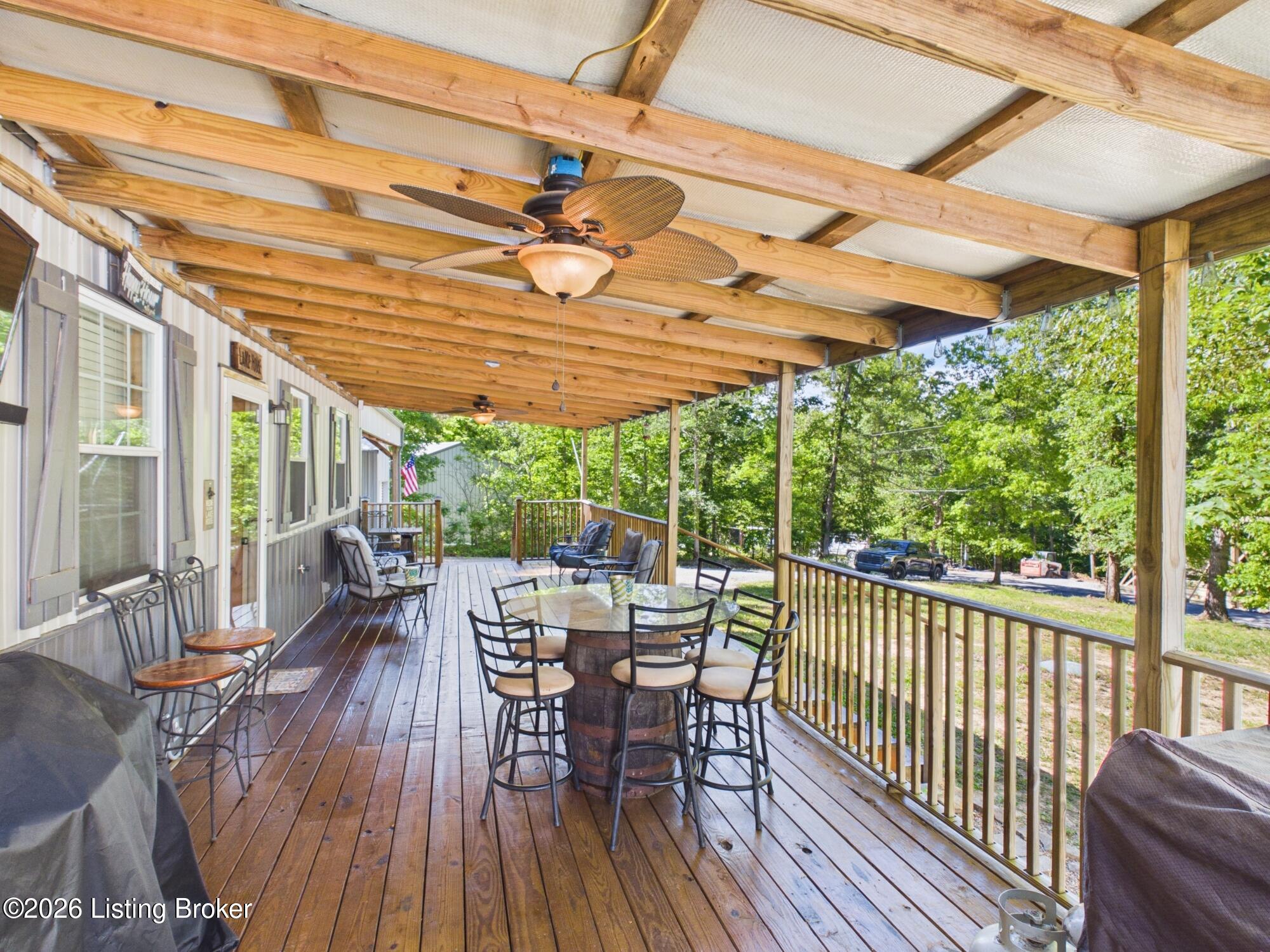 1520 Ambassador Loop Property Photo 10