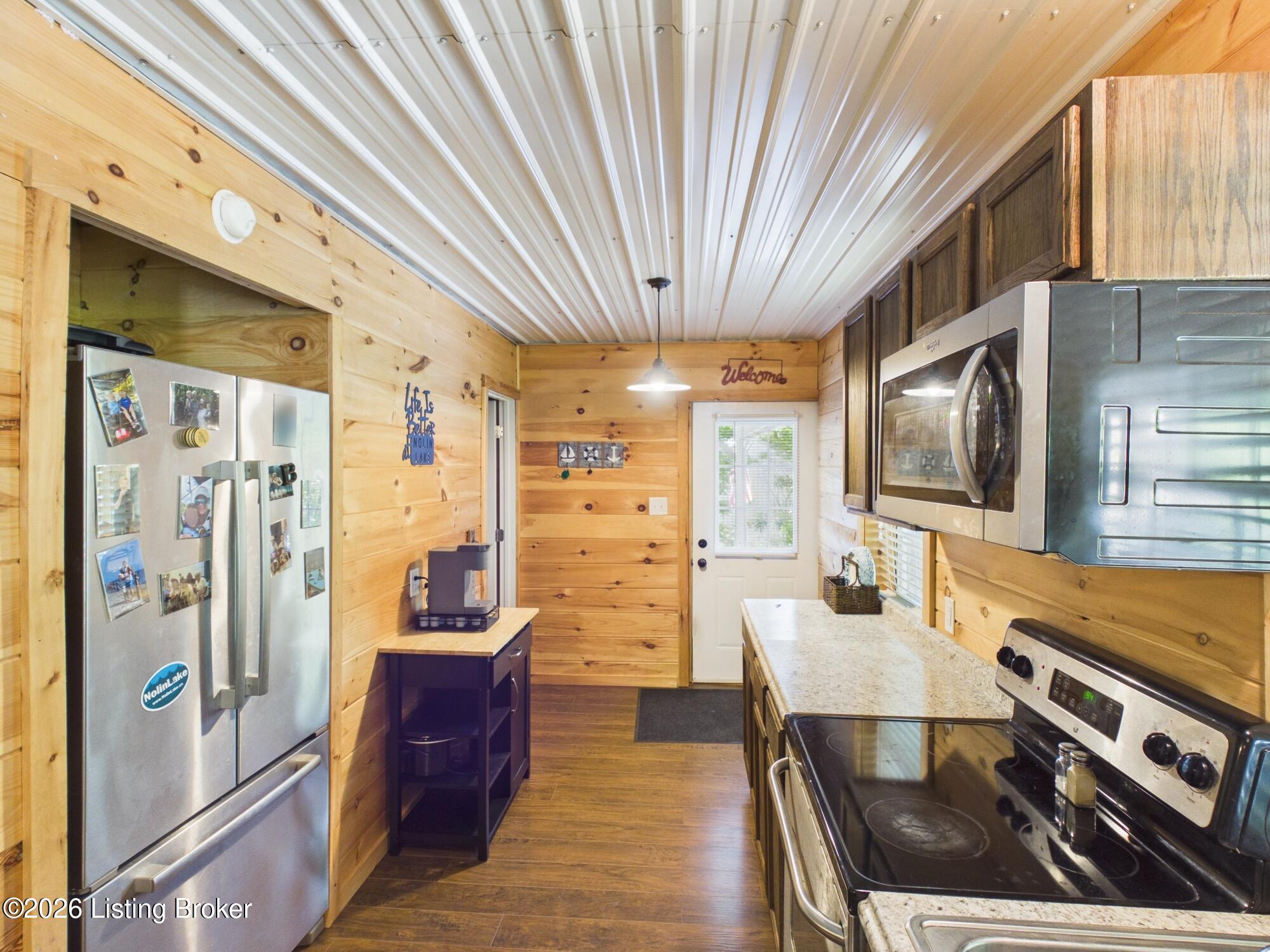 1520 Ambassador Loop Property Photo 14