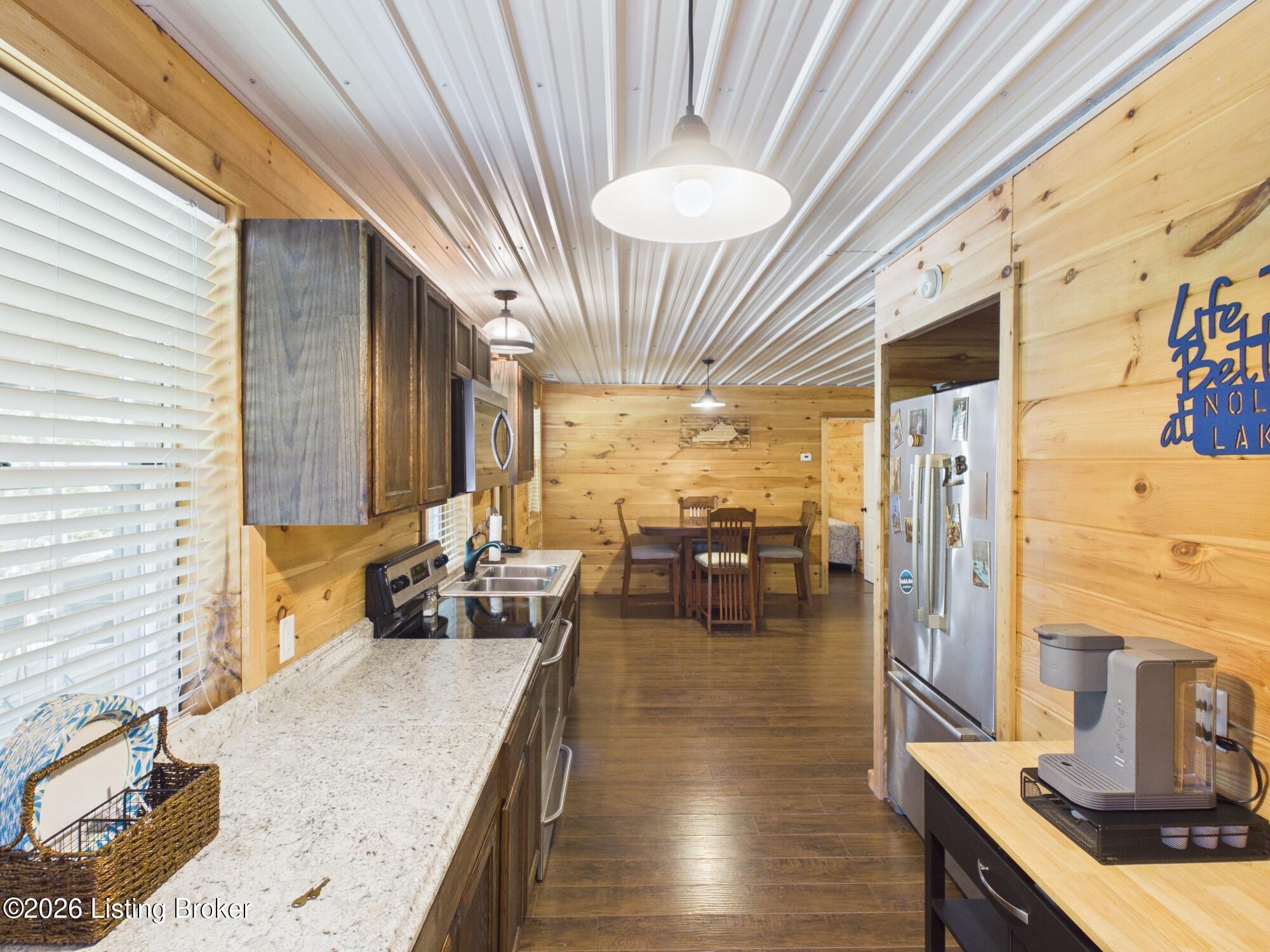 1520 Ambassador Loop Property Photo 16