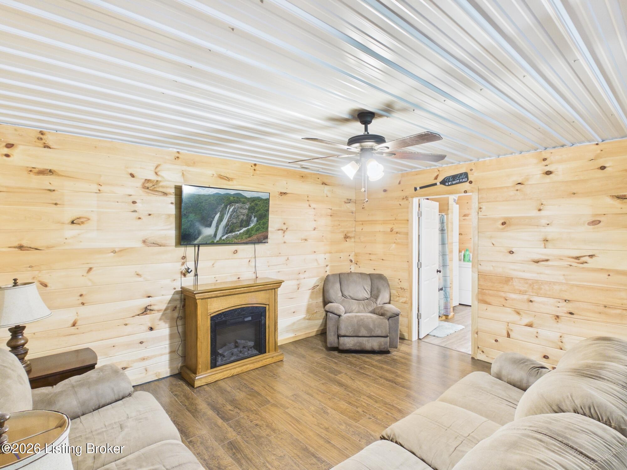 1520 Ambassador Loop Property Photo 19