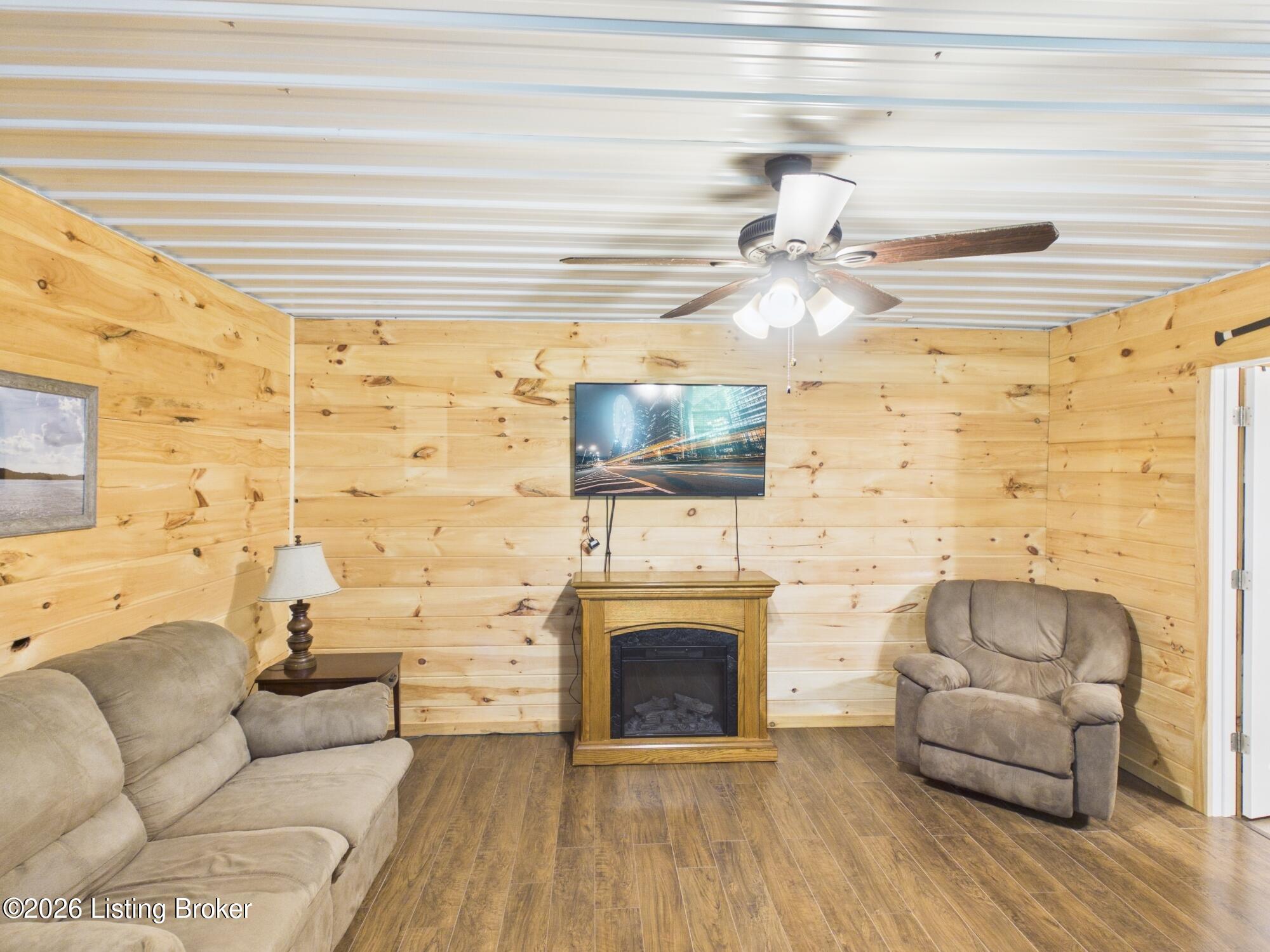 1520 Ambassador Loop Property Photo 20