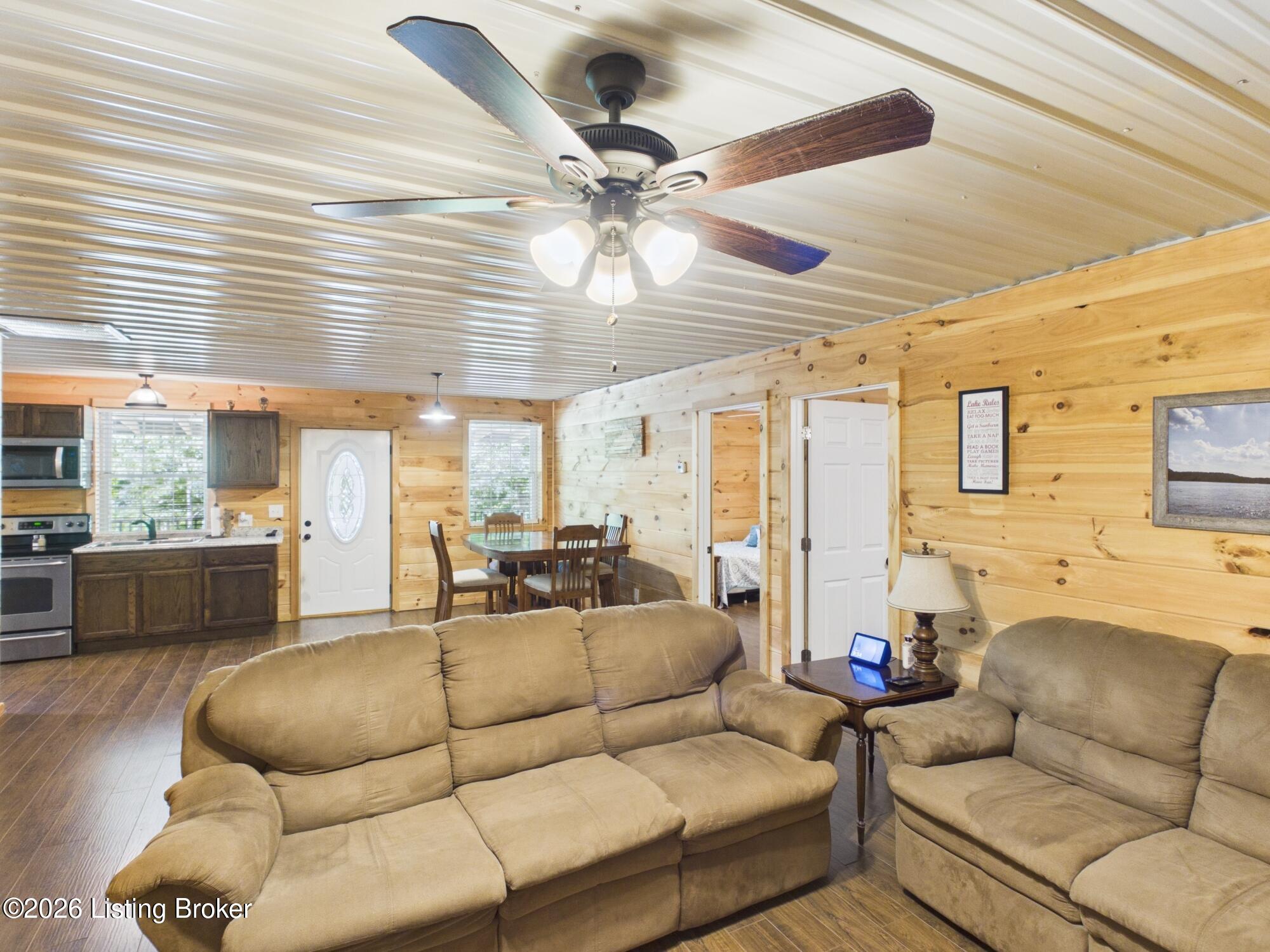 1520 Ambassador Loop Property Photo 22