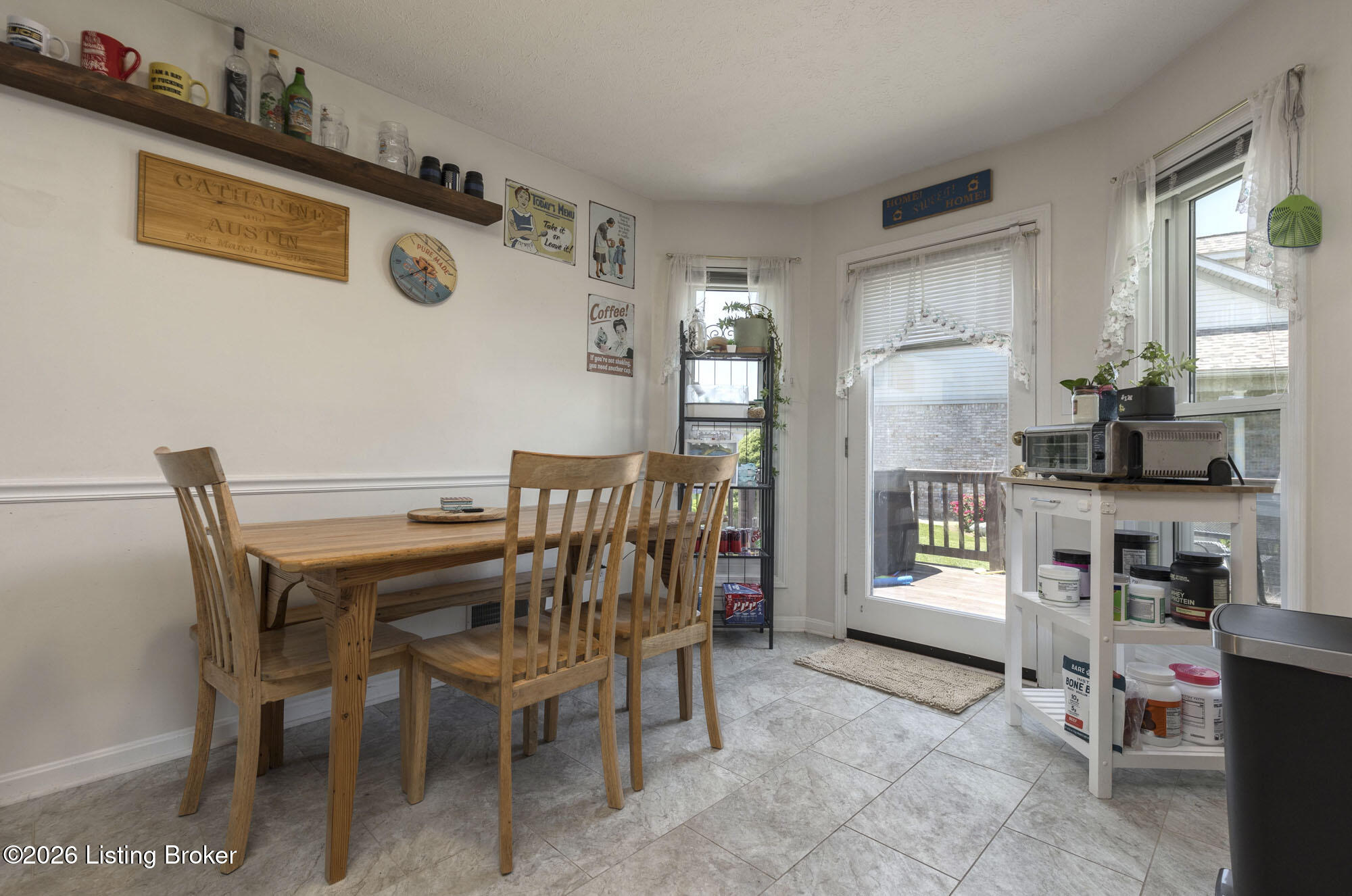 10000 Evening Star Dr Property Photo 7