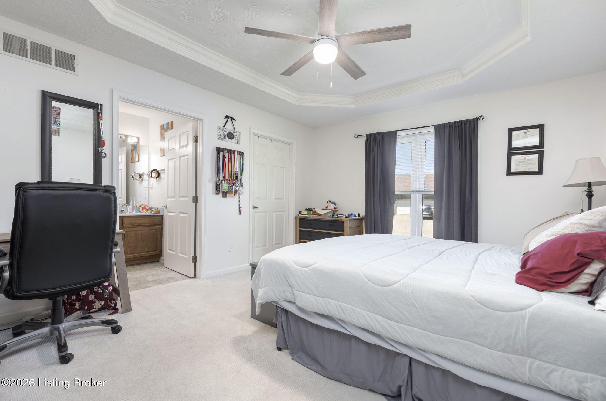 10000 Evening Star Dr Property Photo 8