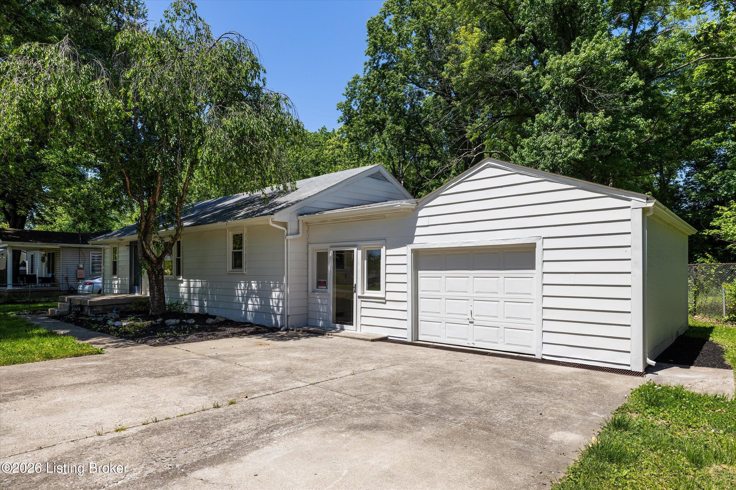 2403 Mercer Ave Property Photo 4