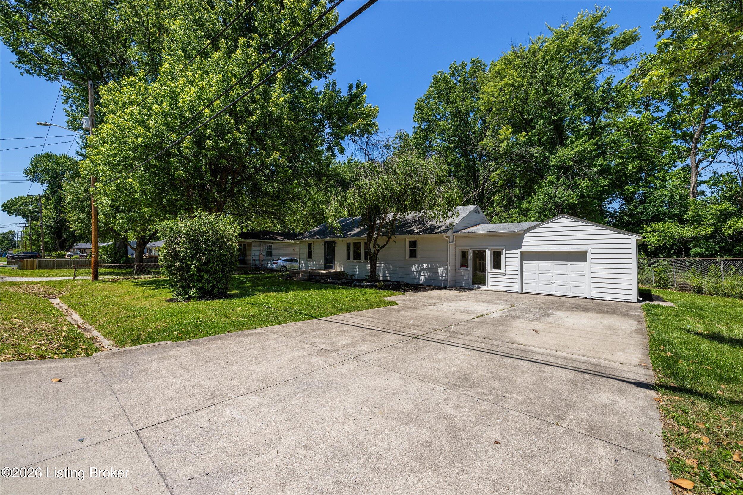 2403 Mercer Ave Property Photo 5