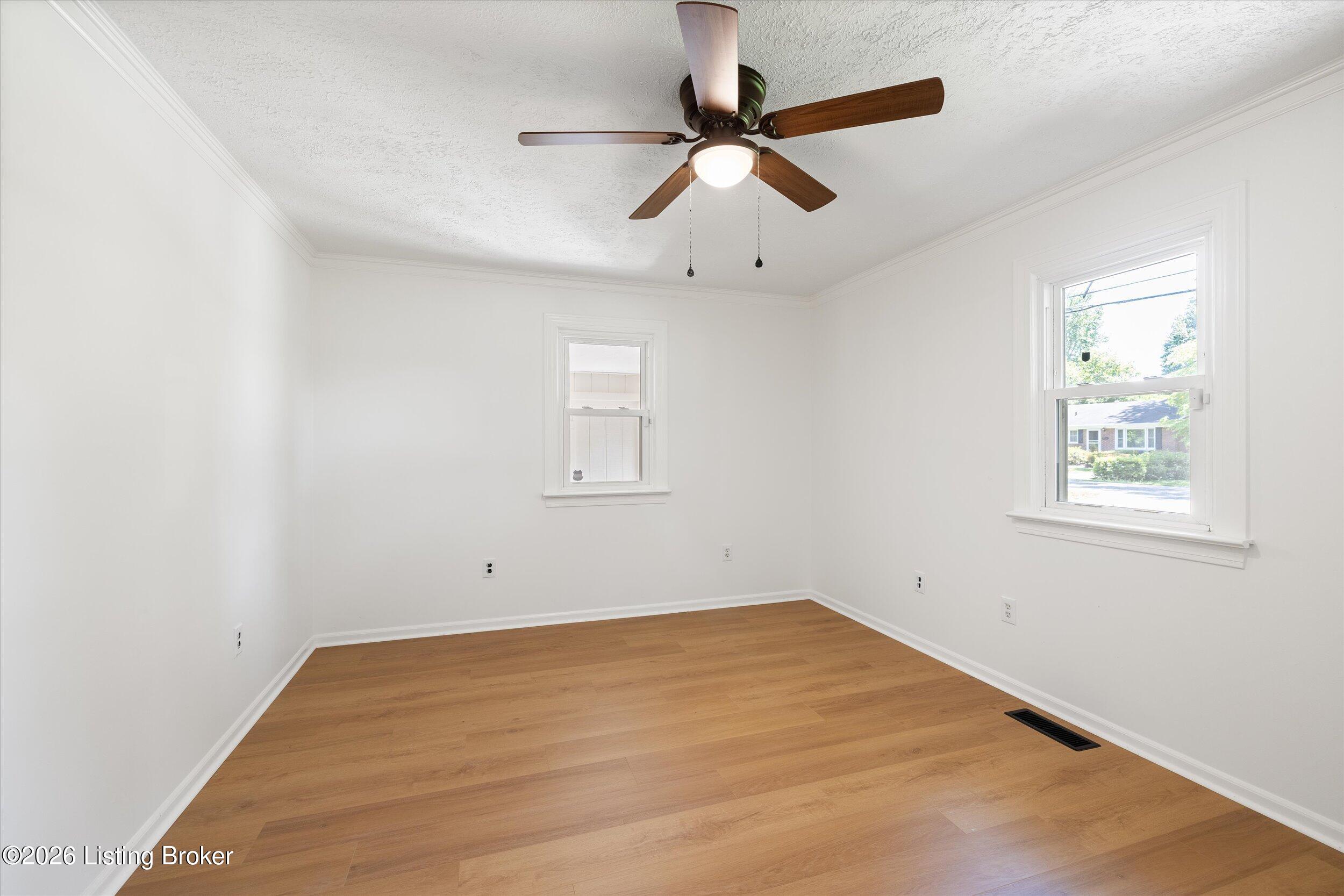 2403 Mercer Ave Property Photo 11