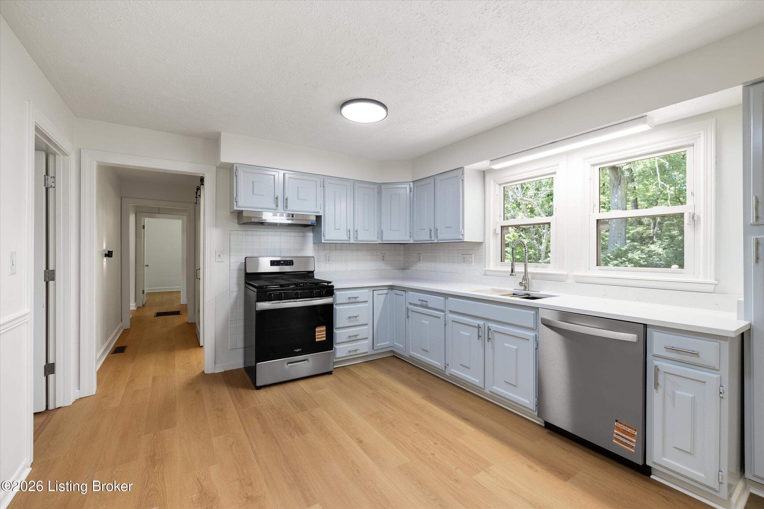 2403 Mercer Ave Property Photo 12