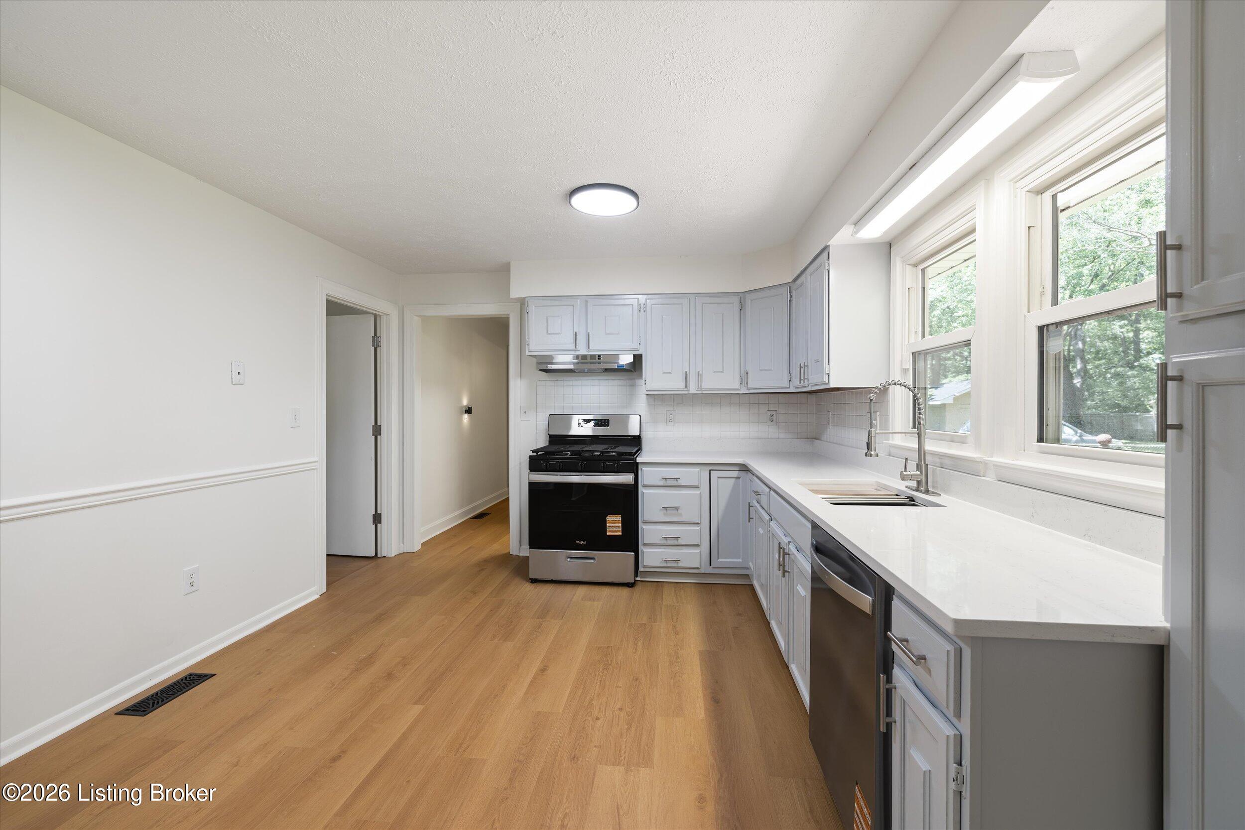 2403 Mercer Ave Property Photo 15