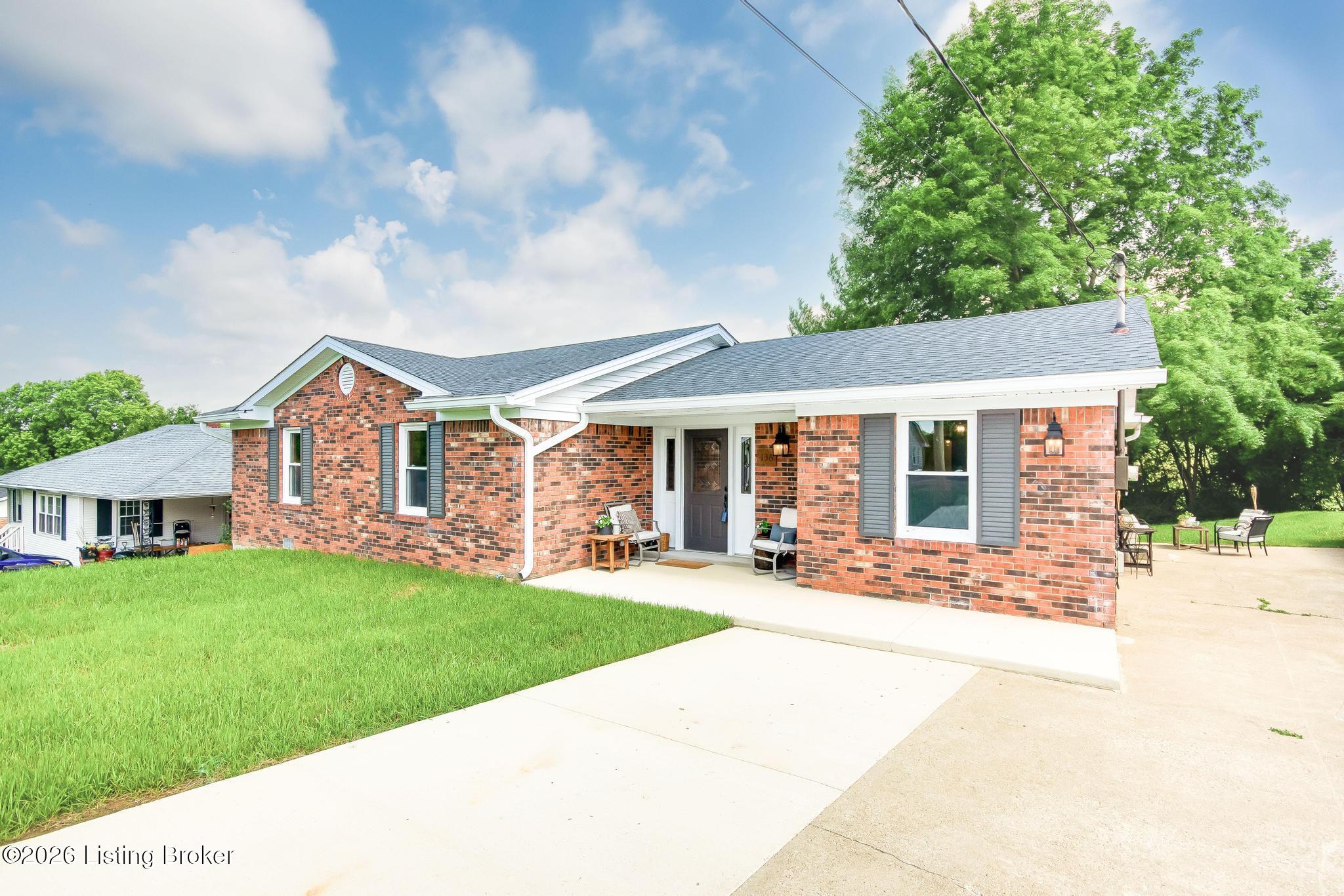 136 Goodloe Ave Property Photo 3