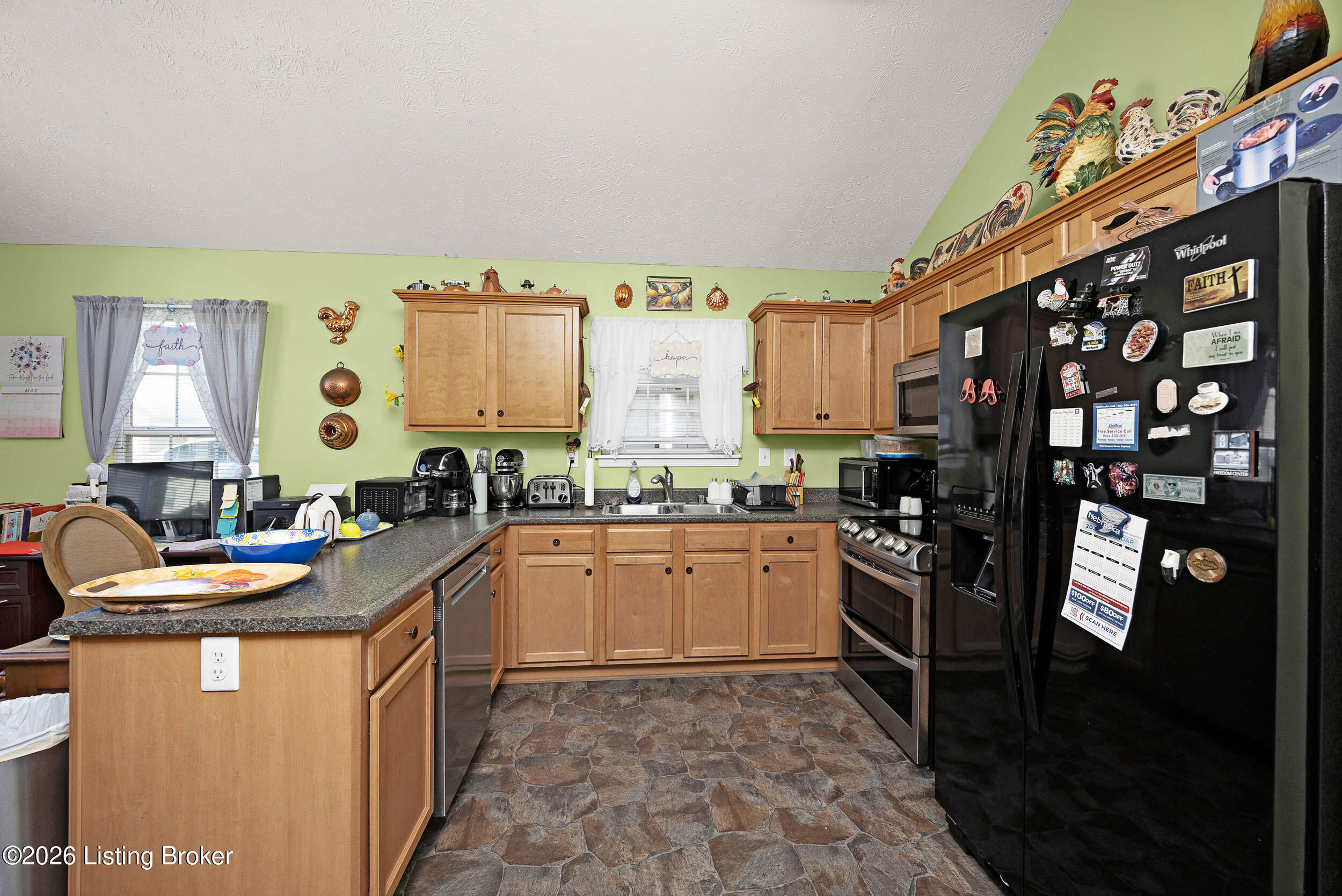 6227 Valley Forest Dr Property Photo 8
