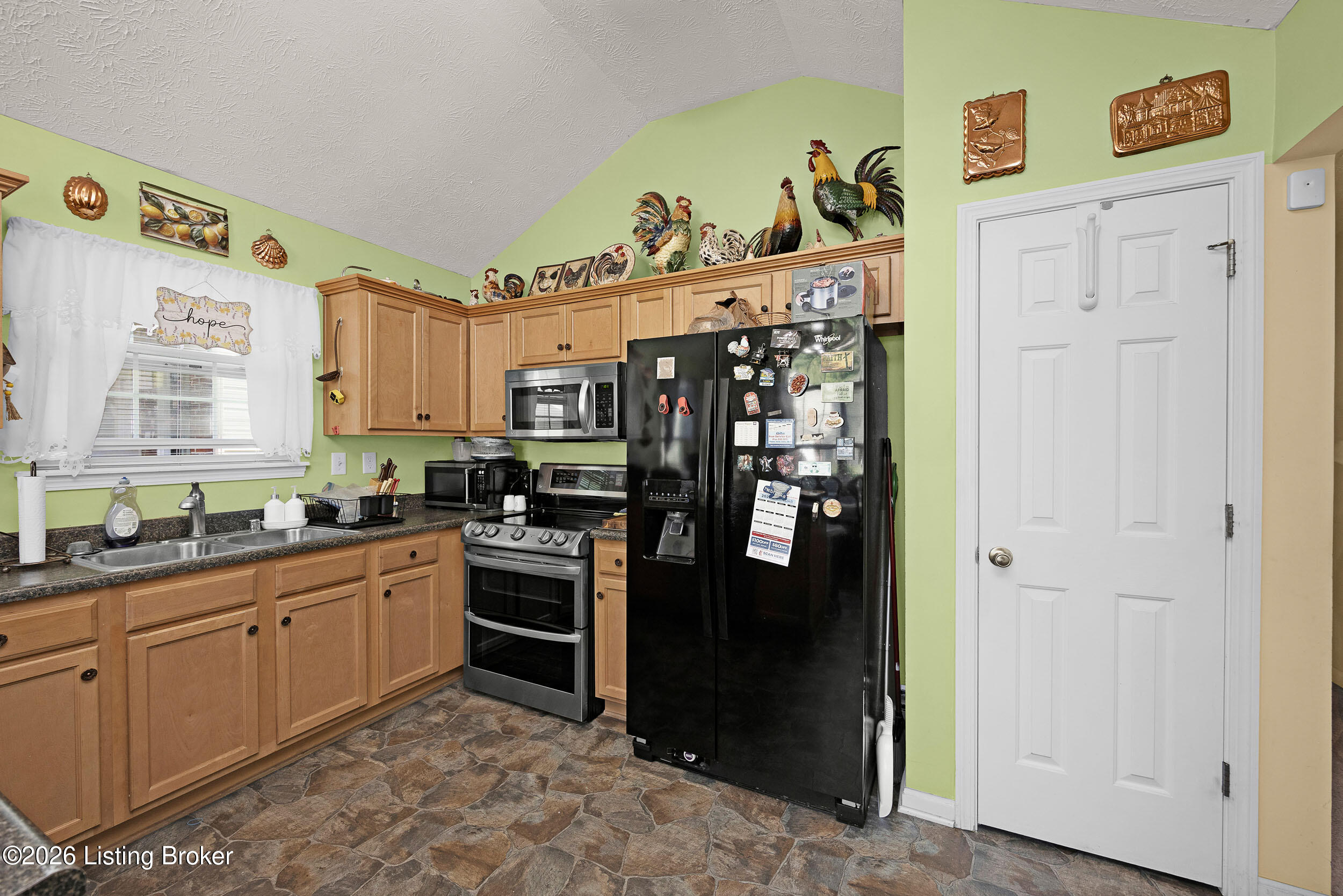 6227 Valley Forest Dr Property Photo 9