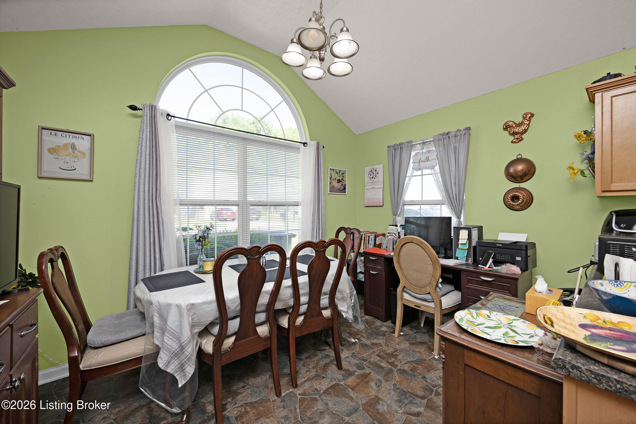 6227 Valley Forest Dr Property Photo 10