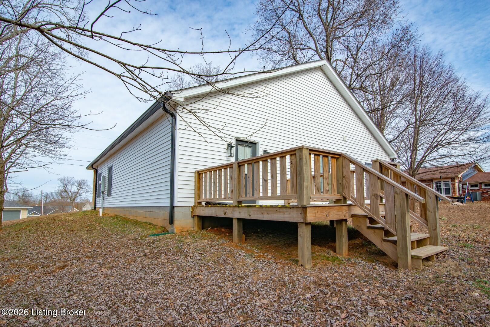 308 Lincoln St Property Photo 5