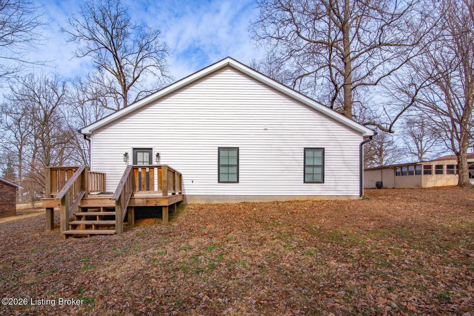 308 Lincoln St Property Photo 7