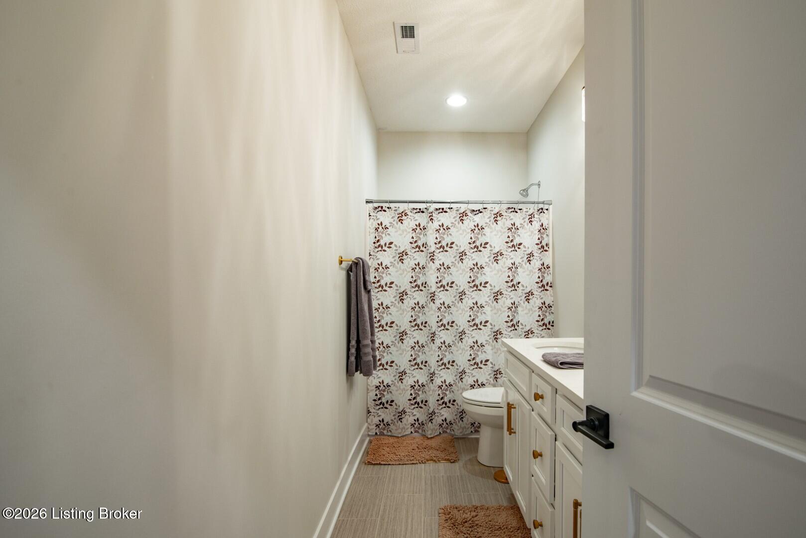 308 Lincoln St Property Photo 25