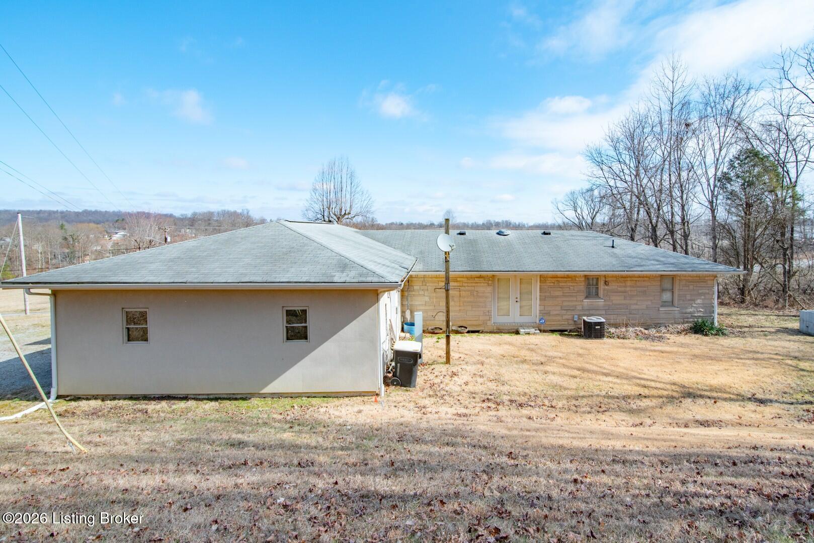 614 Lilac Rd Property Photo 3