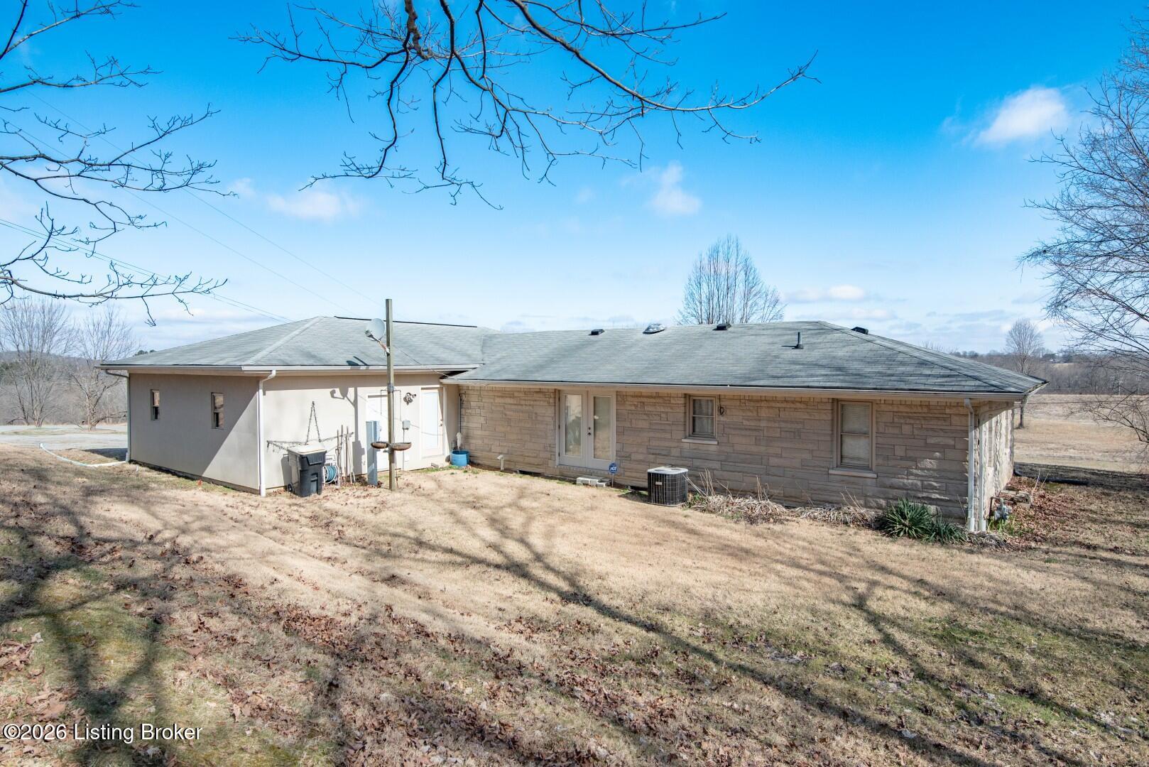 614 Lilac Rd Property Photo 4