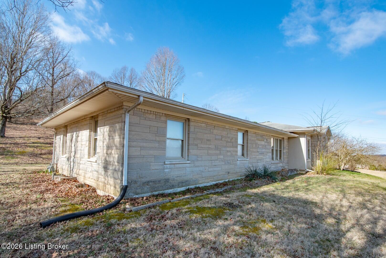 614 Lilac Rd Property Photo 5
