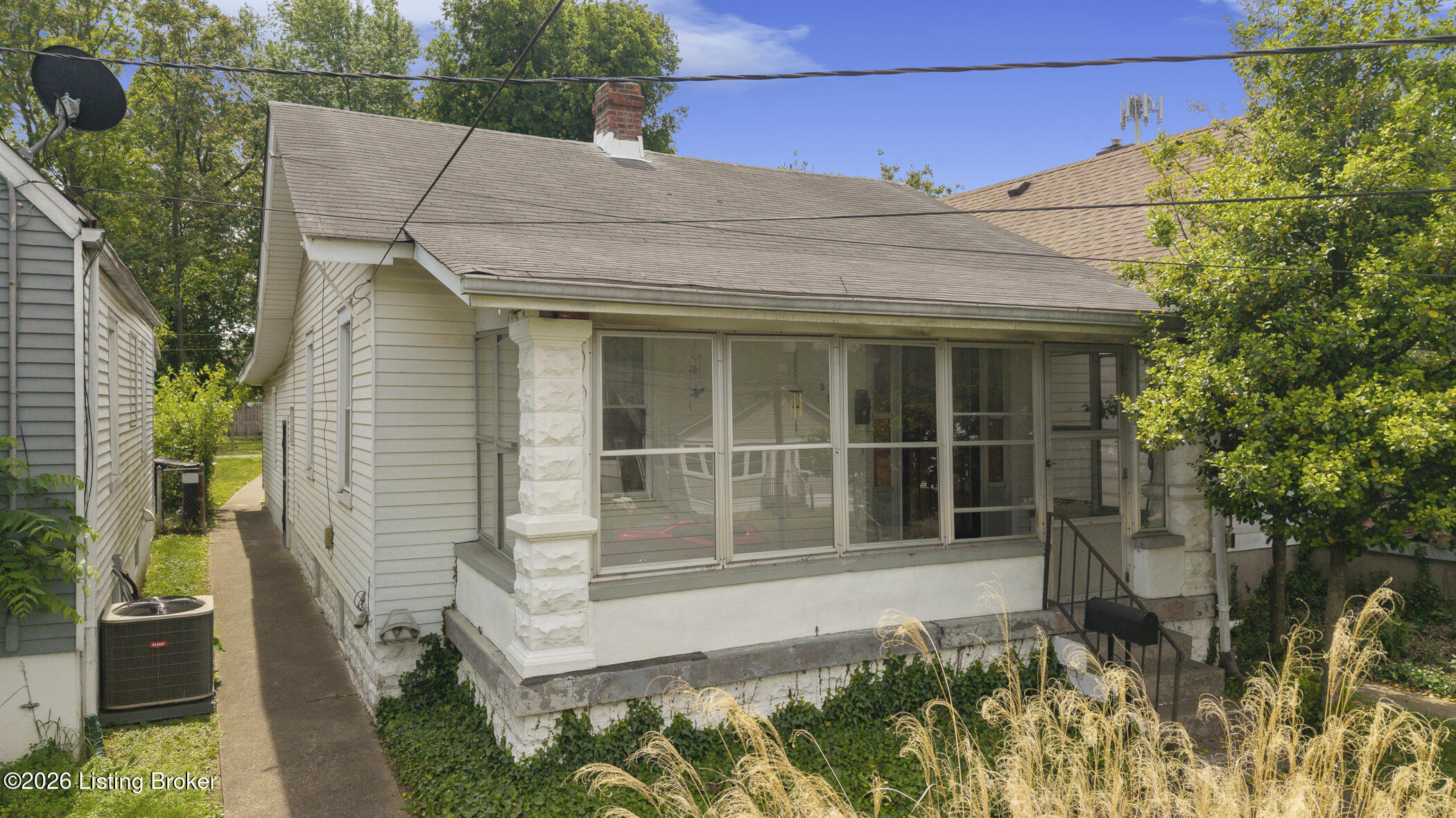 516 Montana Ave Property Photo 1