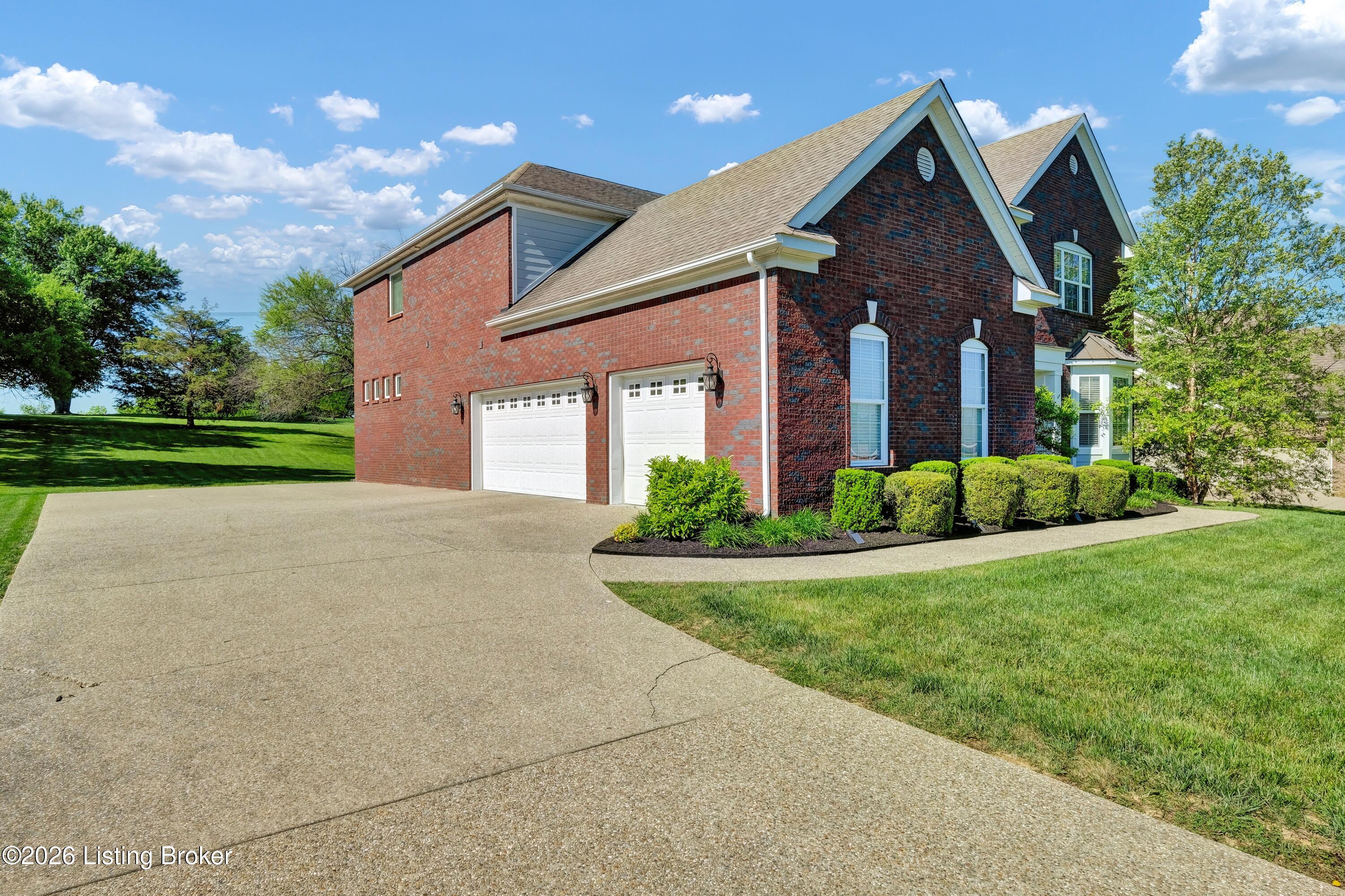 89 Persimmon Ridge Dr Property Photo 3
