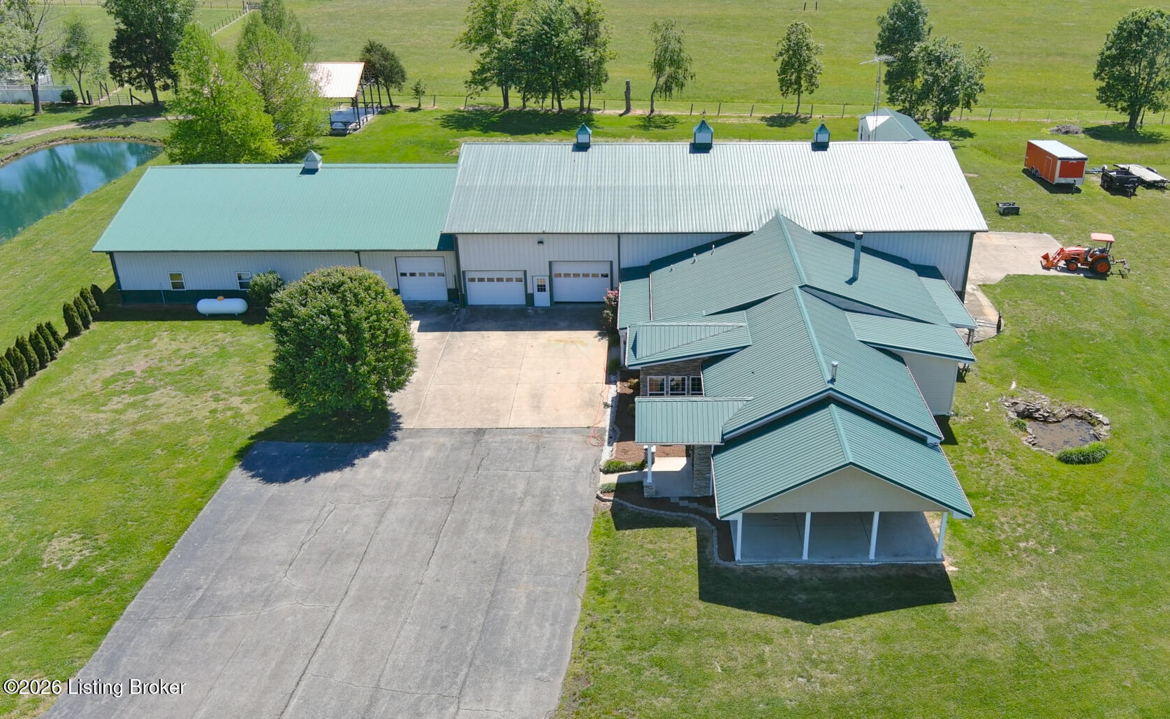 379 Clark School Rd Property Photo 4