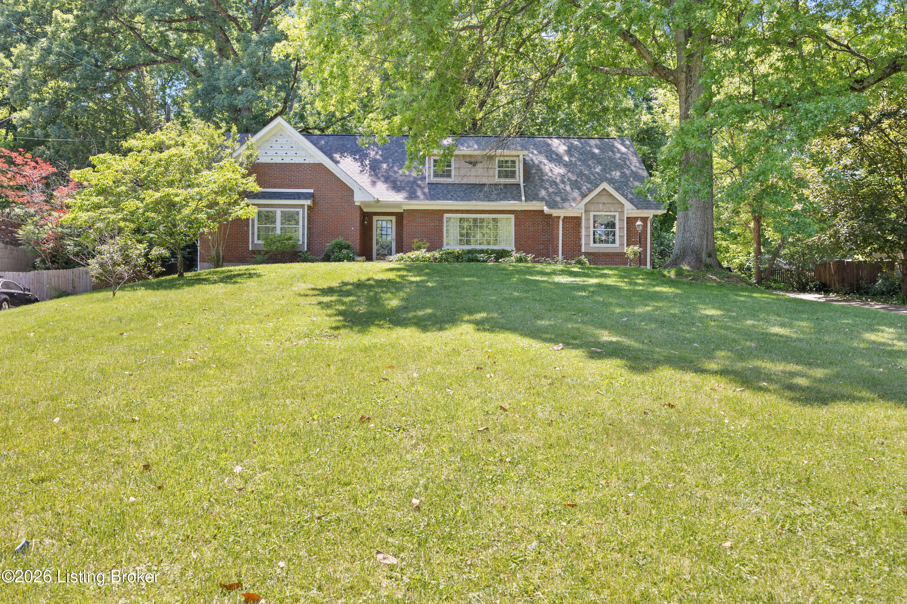 200 W Kenwood Dr Property Photo 3