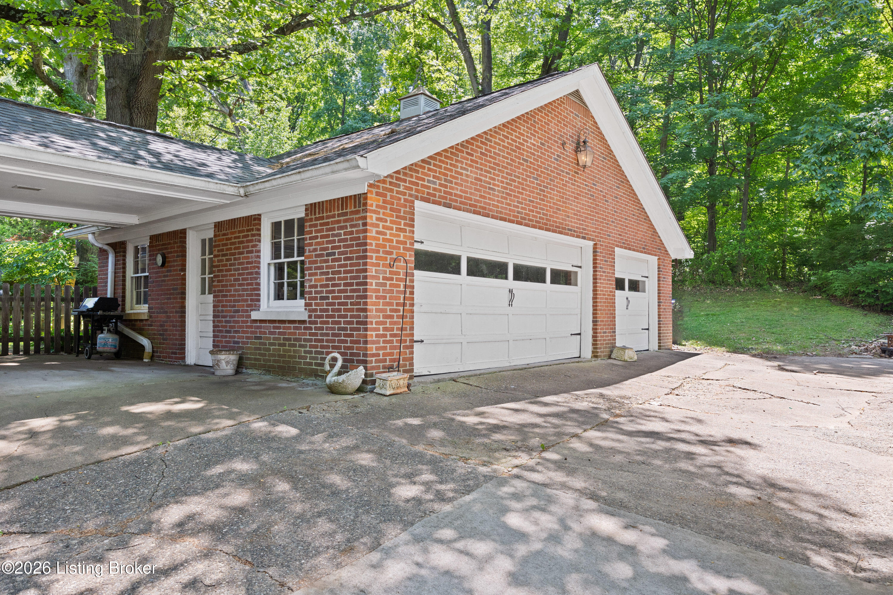 200 W Kenwood Dr Property Photo 44