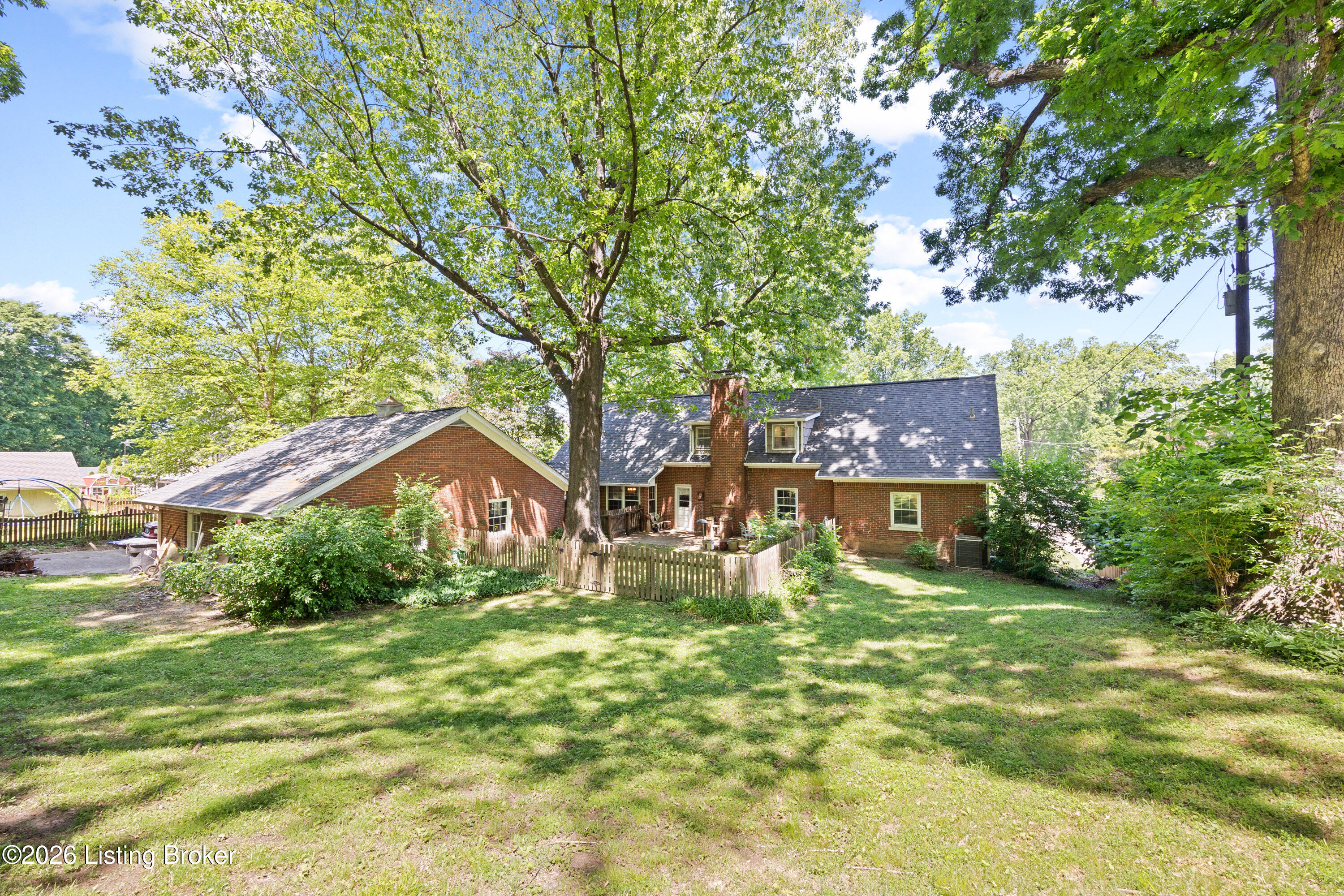 200 W Kenwood Dr Property Photo 45
