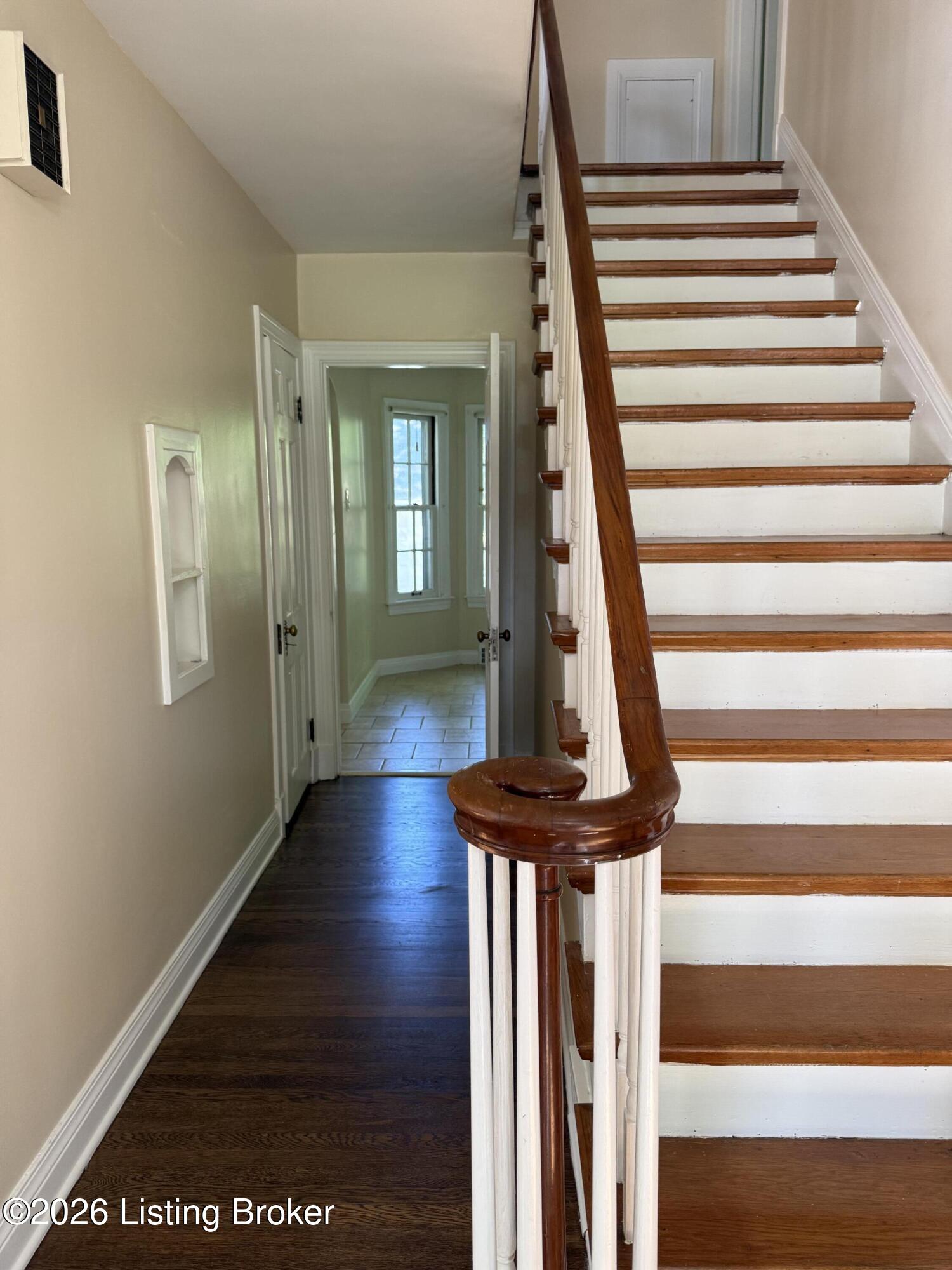 2505 Valletta Rd Property Photo 4