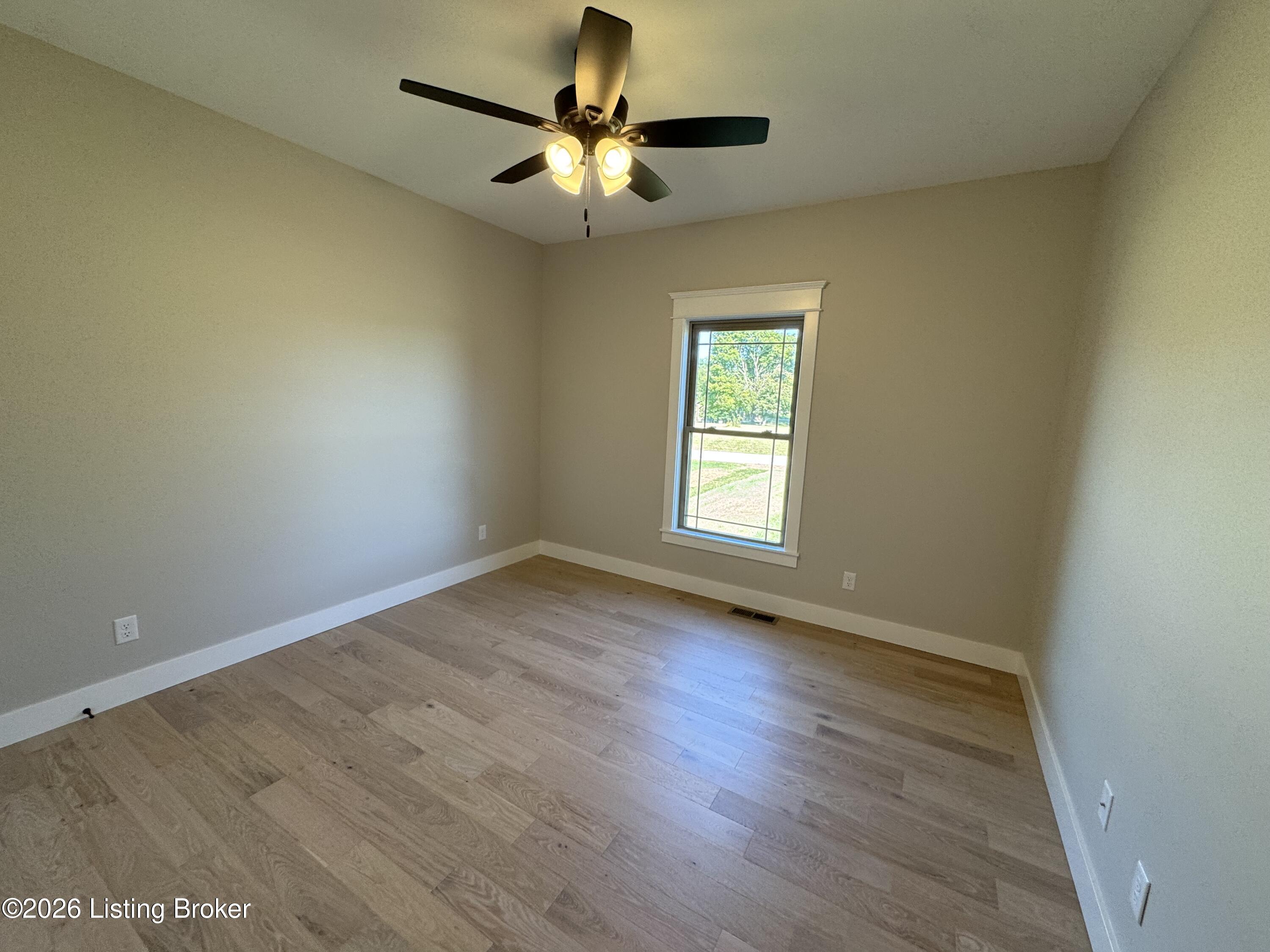 381 Robin Way Property Photo 13