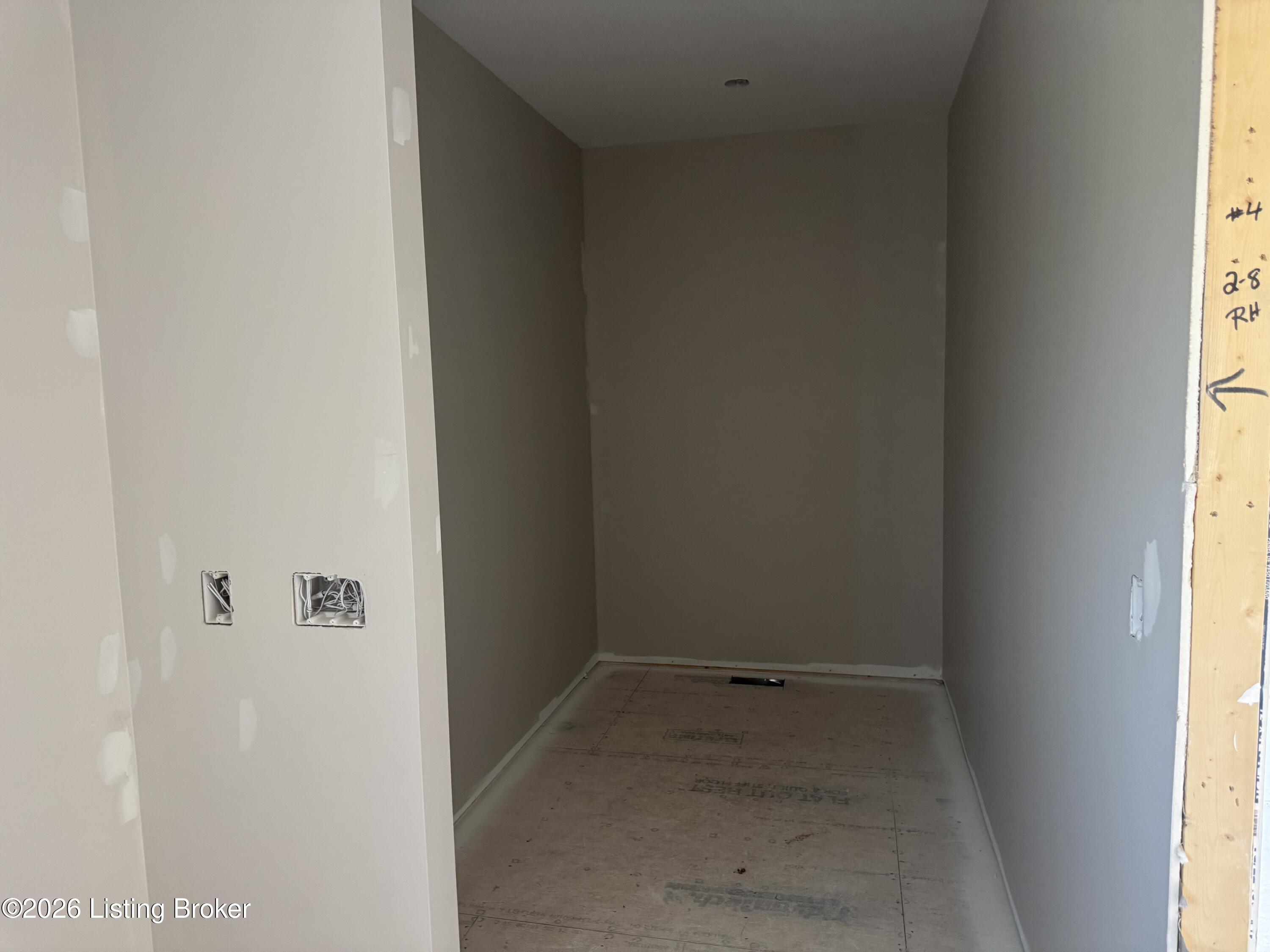 381 Robin Way Property Photo 18
