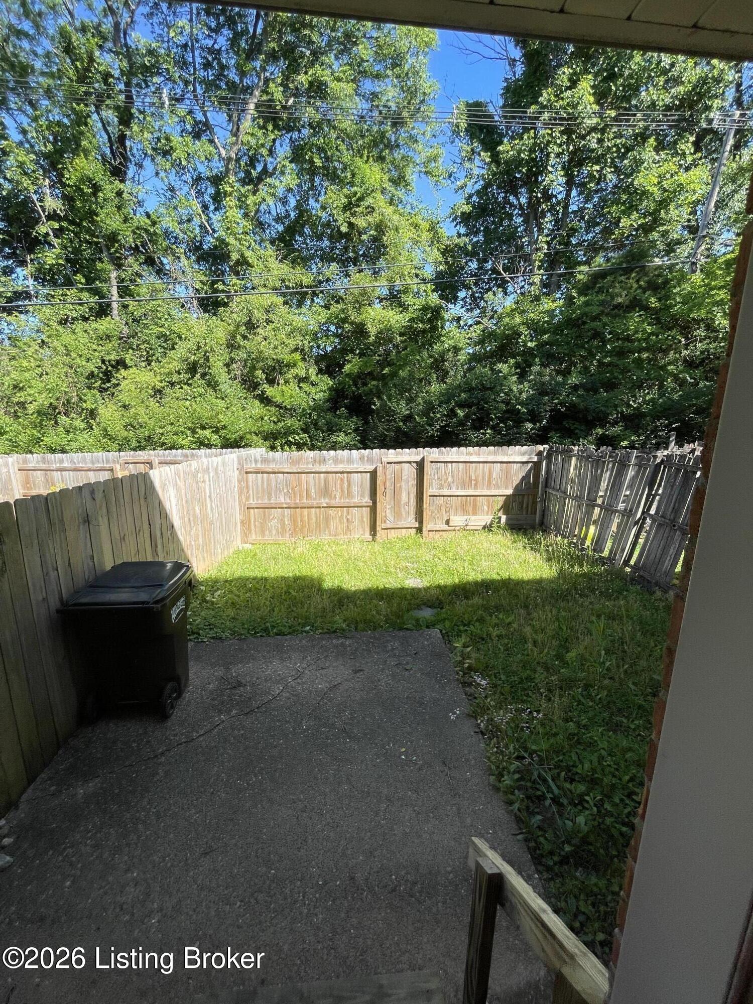 11621 Tazwell Dr Property Photo 3