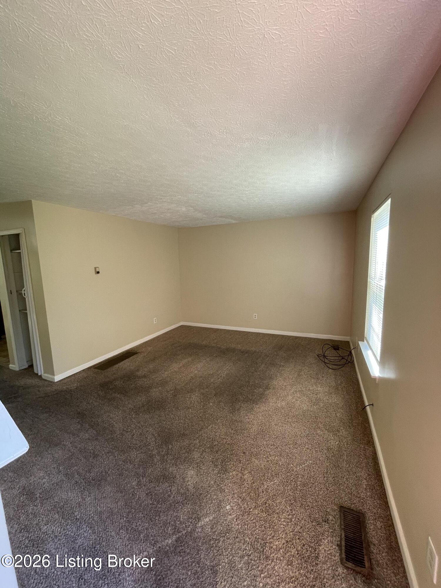 11621 Tazwell Dr Property Photo 4