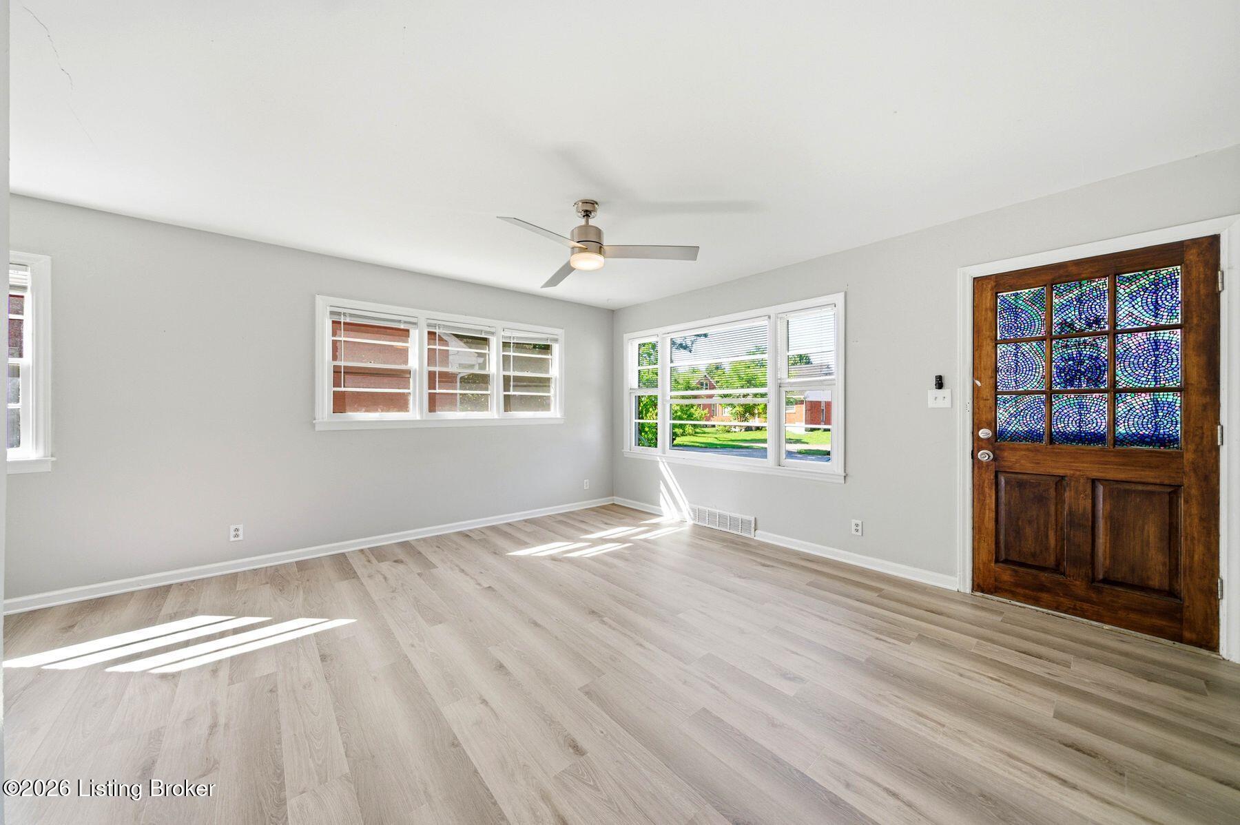 3021 Wedgewood Way Property Photo 3