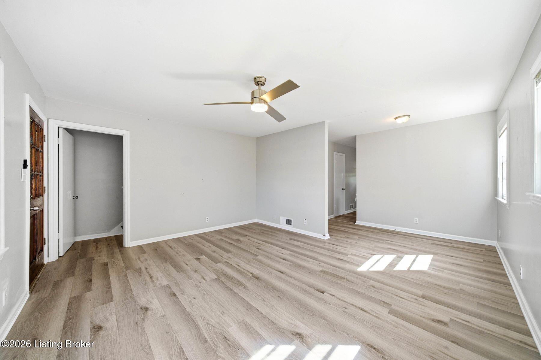 3021 Wedgewood Way Property Photo 5
