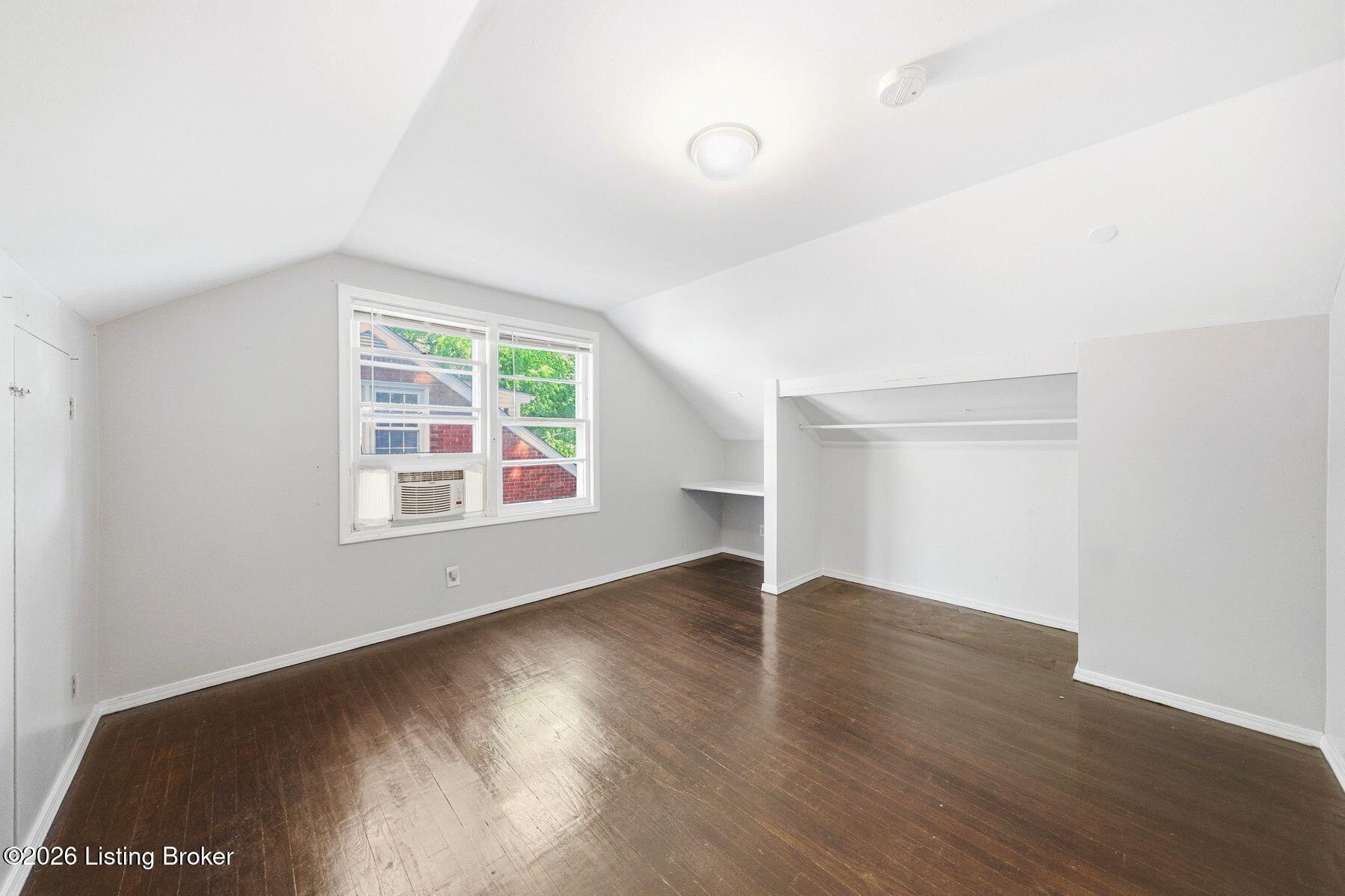 3021 Wedgewood Way Property Photo 15