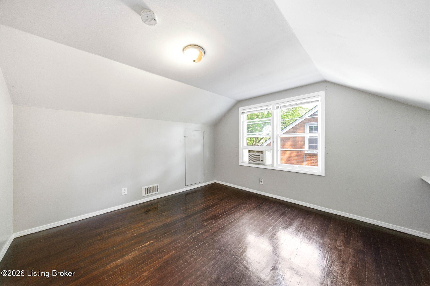 3021 Wedgewood Way Property Photo 17