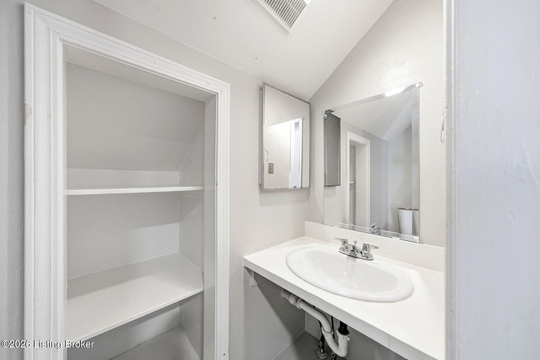 3021 Wedgewood Way Property Photo 18