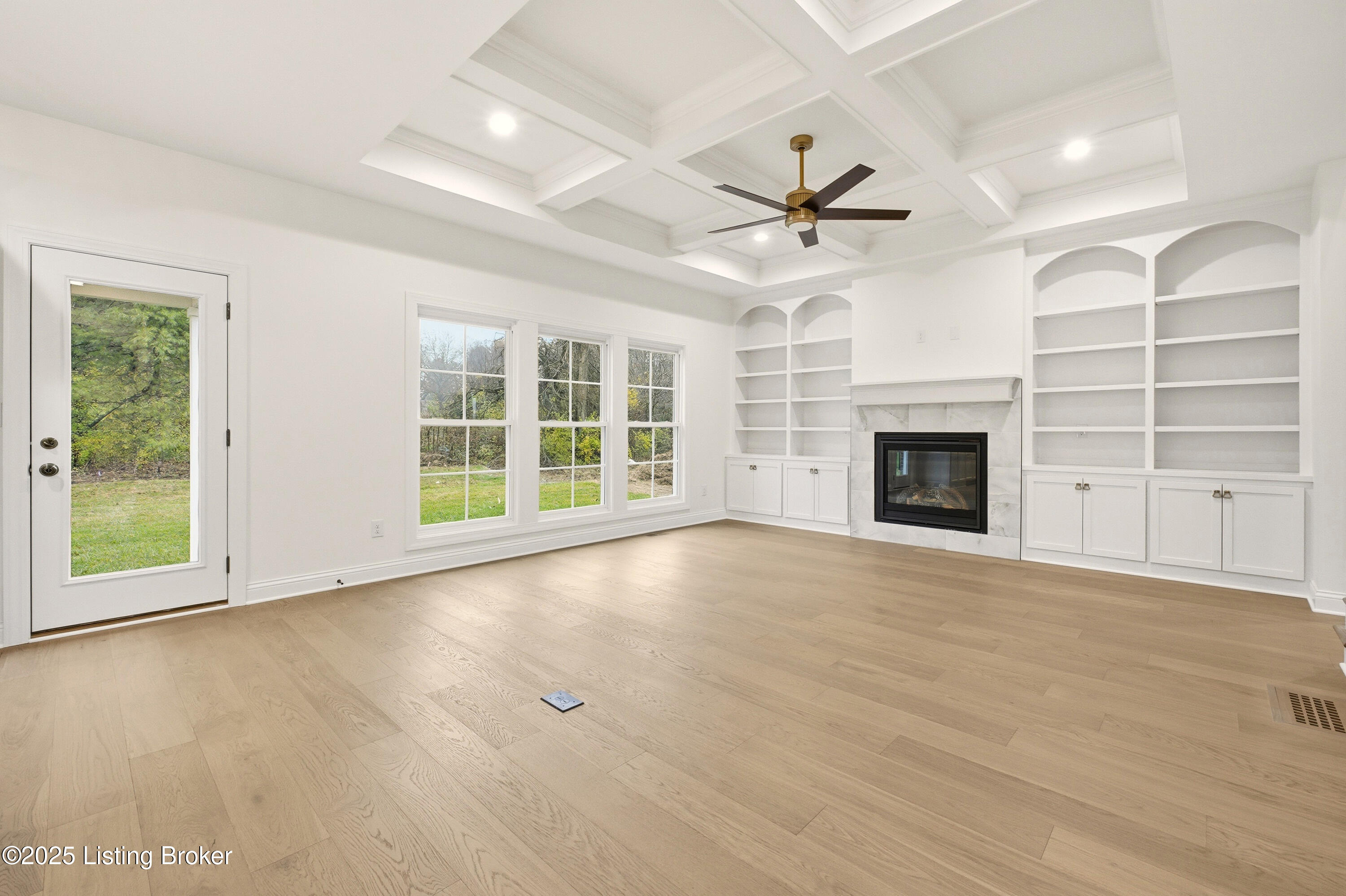 4011 Thomas Farm Dr Property Photo 8