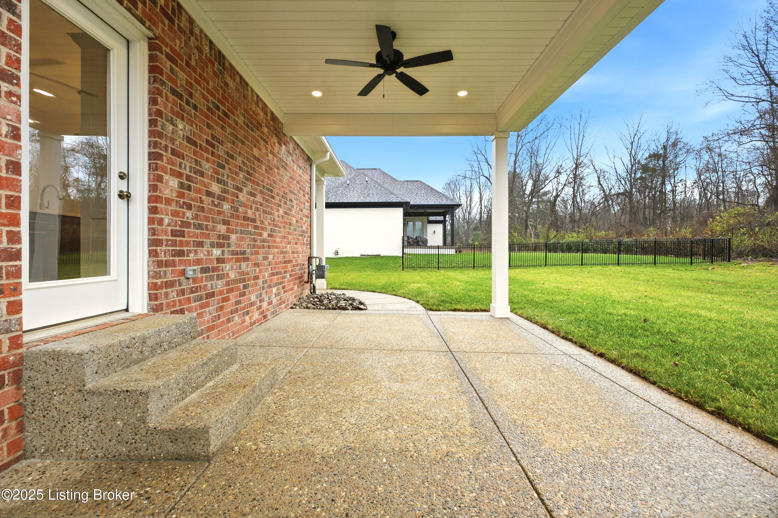 4011 Thomas Farm Dr Property Photo 38