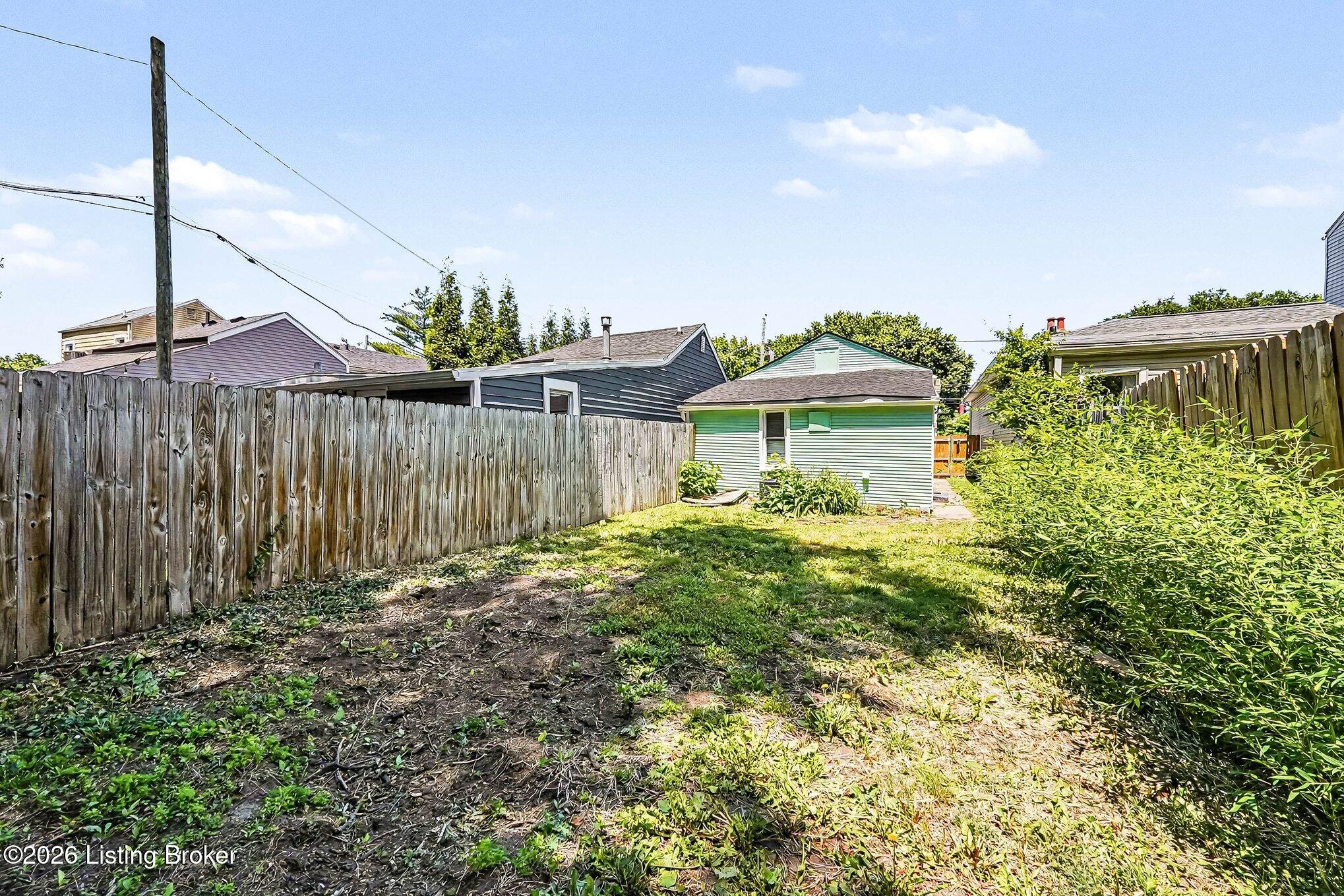 1102 E Saint Catherine St Property Photo 24