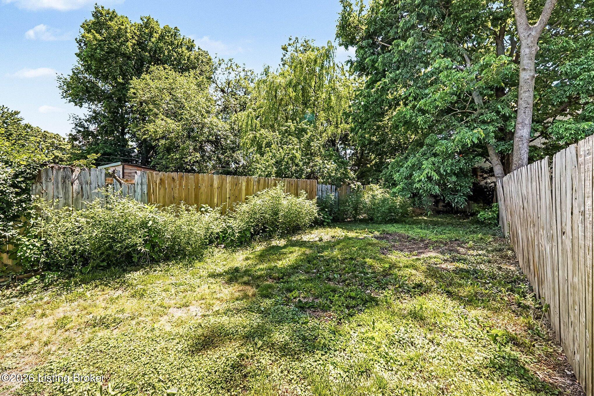 1102 E Saint Catherine St Property Photo 25