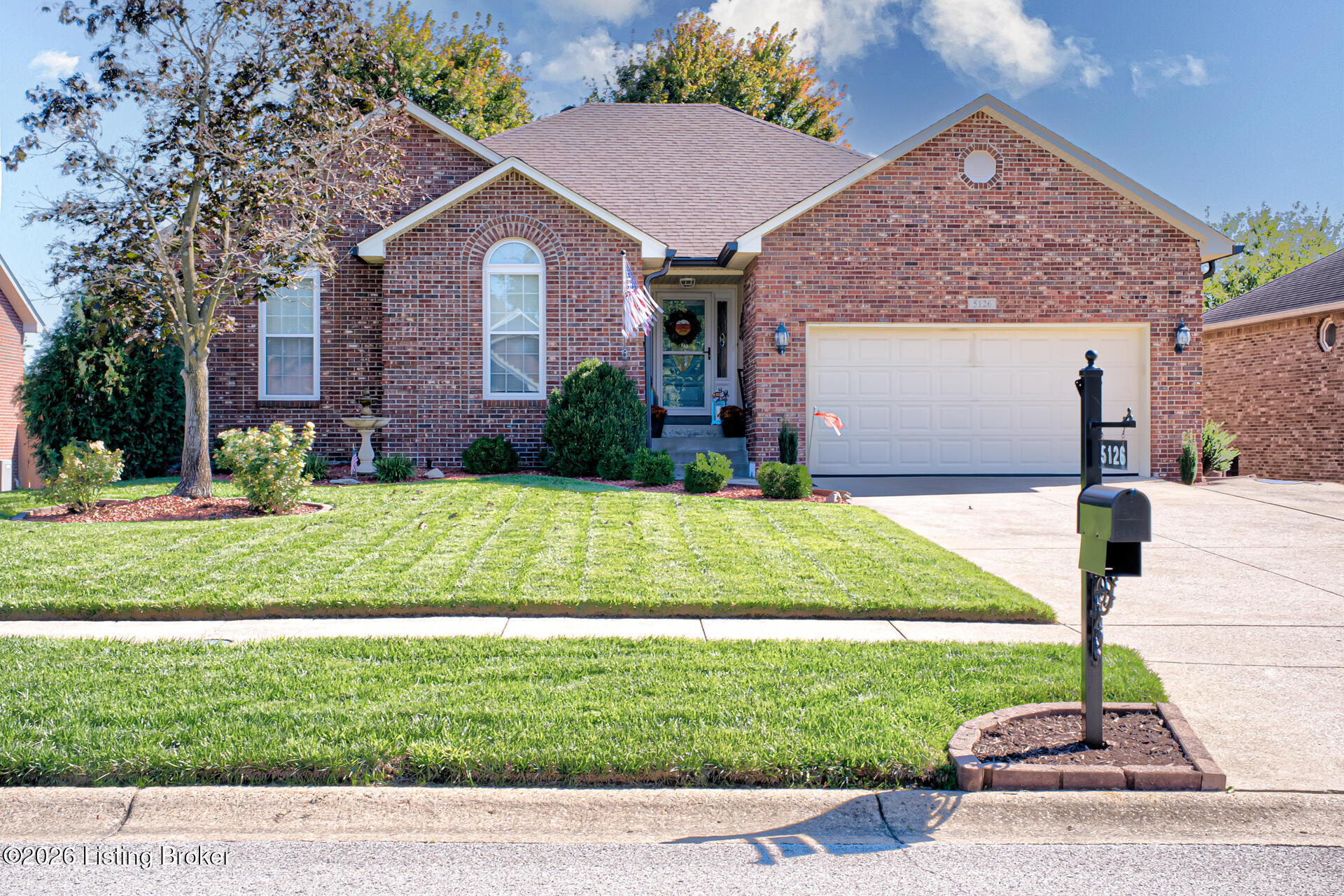 5126 Hunters Point Cir Property Photo 1