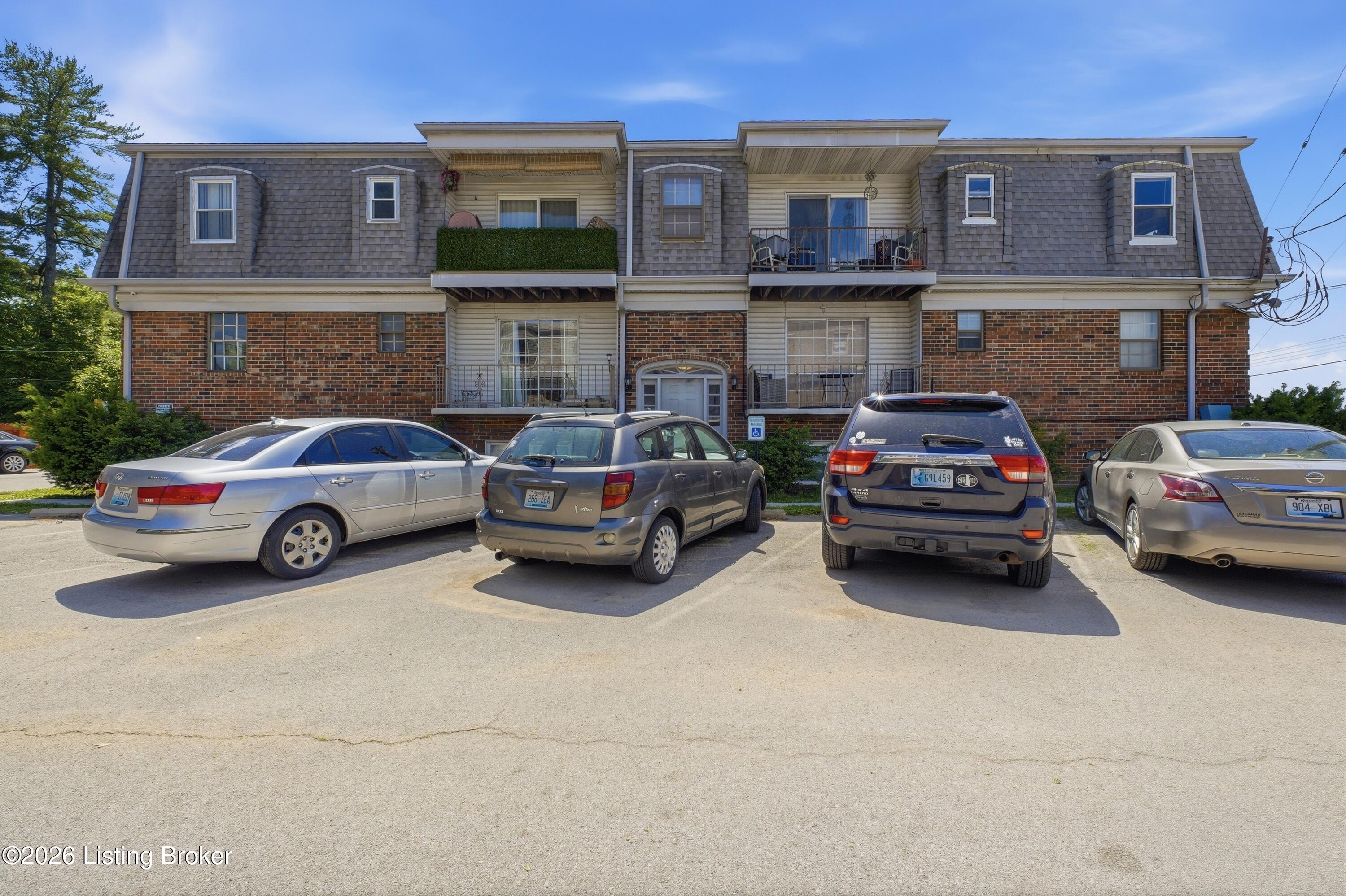 9612 Westport Rd Apt 11 Property Photo 1