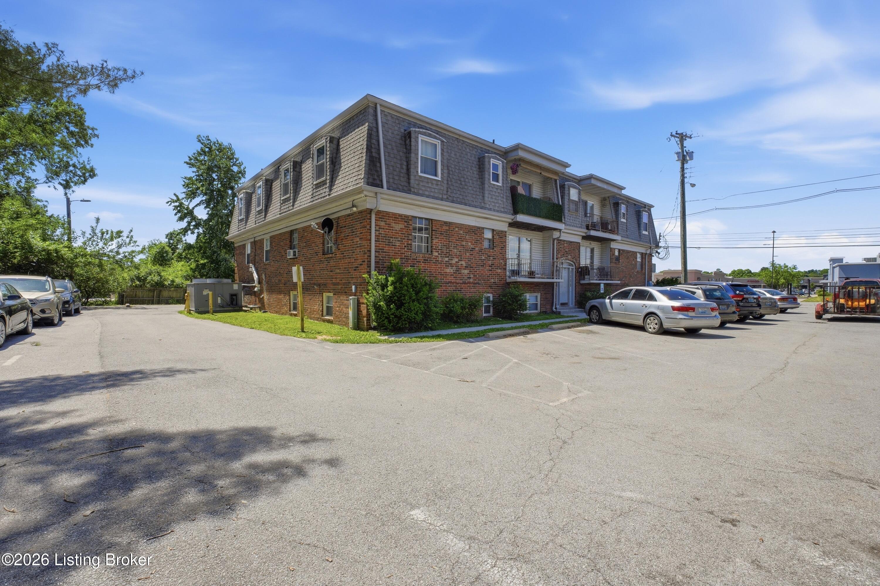9612 Westport Rd Apt 11 Property Photo 2