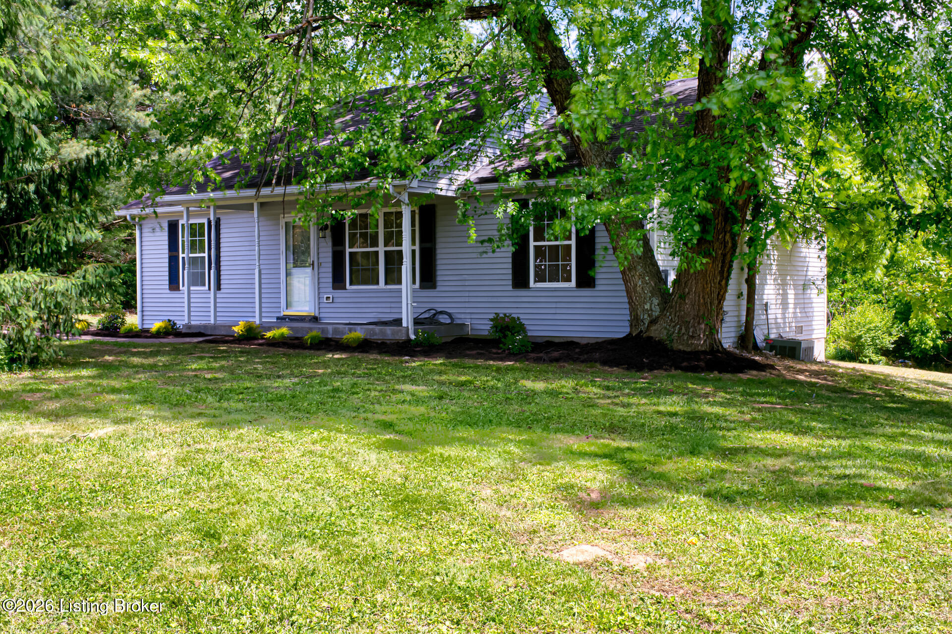 138 Kimberly Ct Property Photo 1