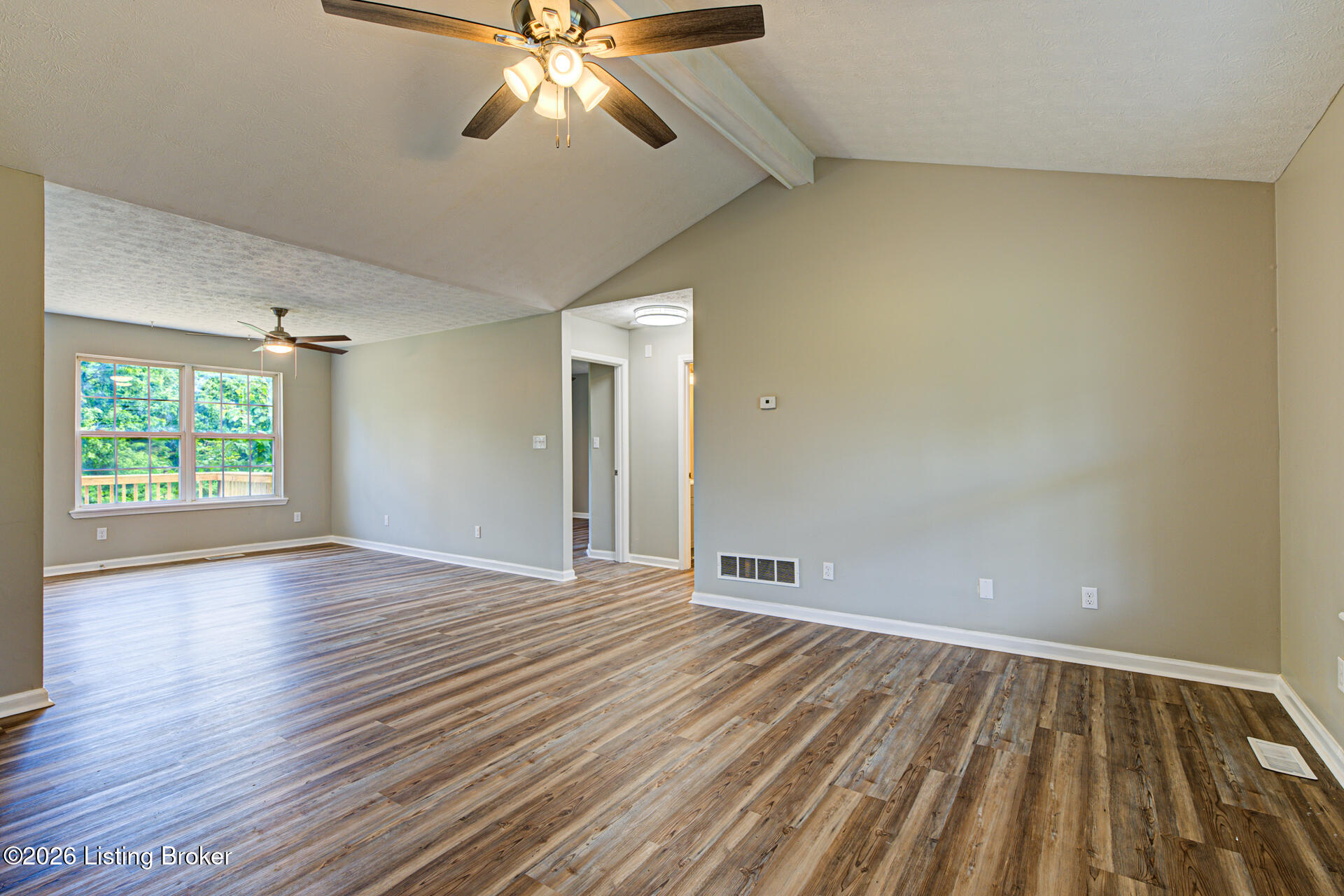 138 Kimberly Ct Property Photo 4