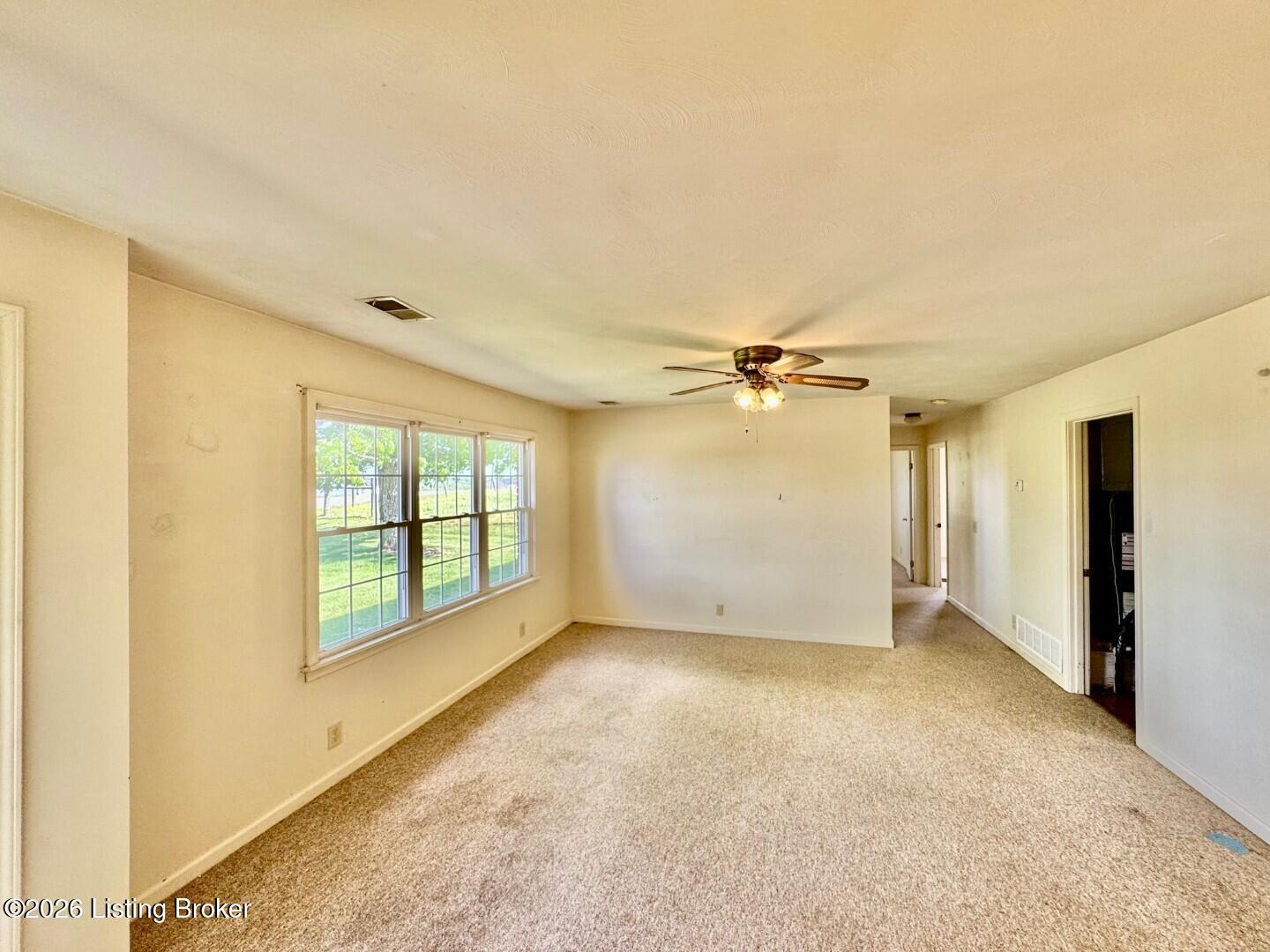 5464 Mackville Rd Property Photo 3